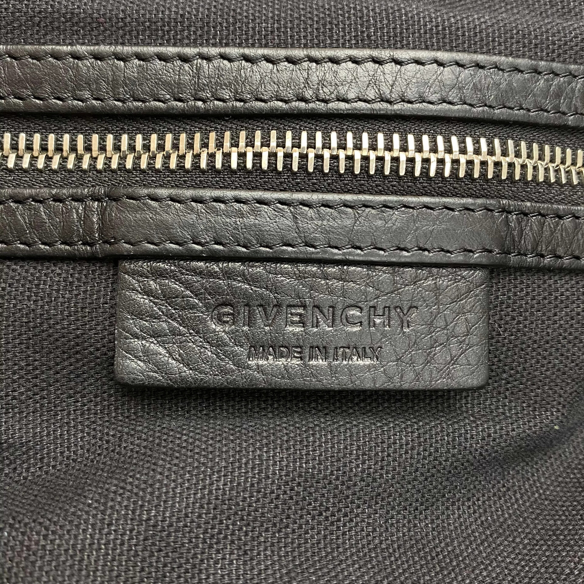 Bolsa Givenchy Nightingale Preta