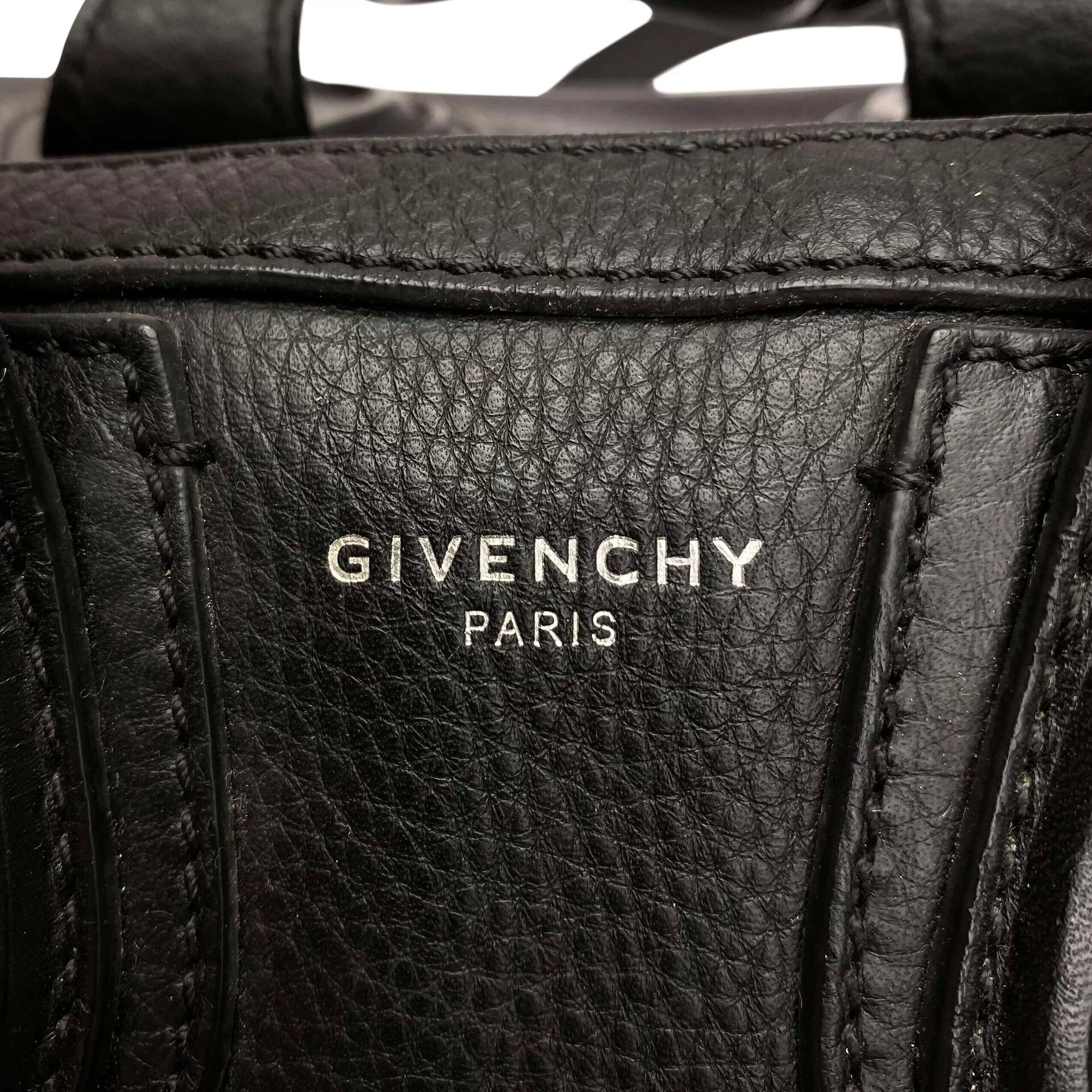 Bolsa Givenchy Nightingale Preta