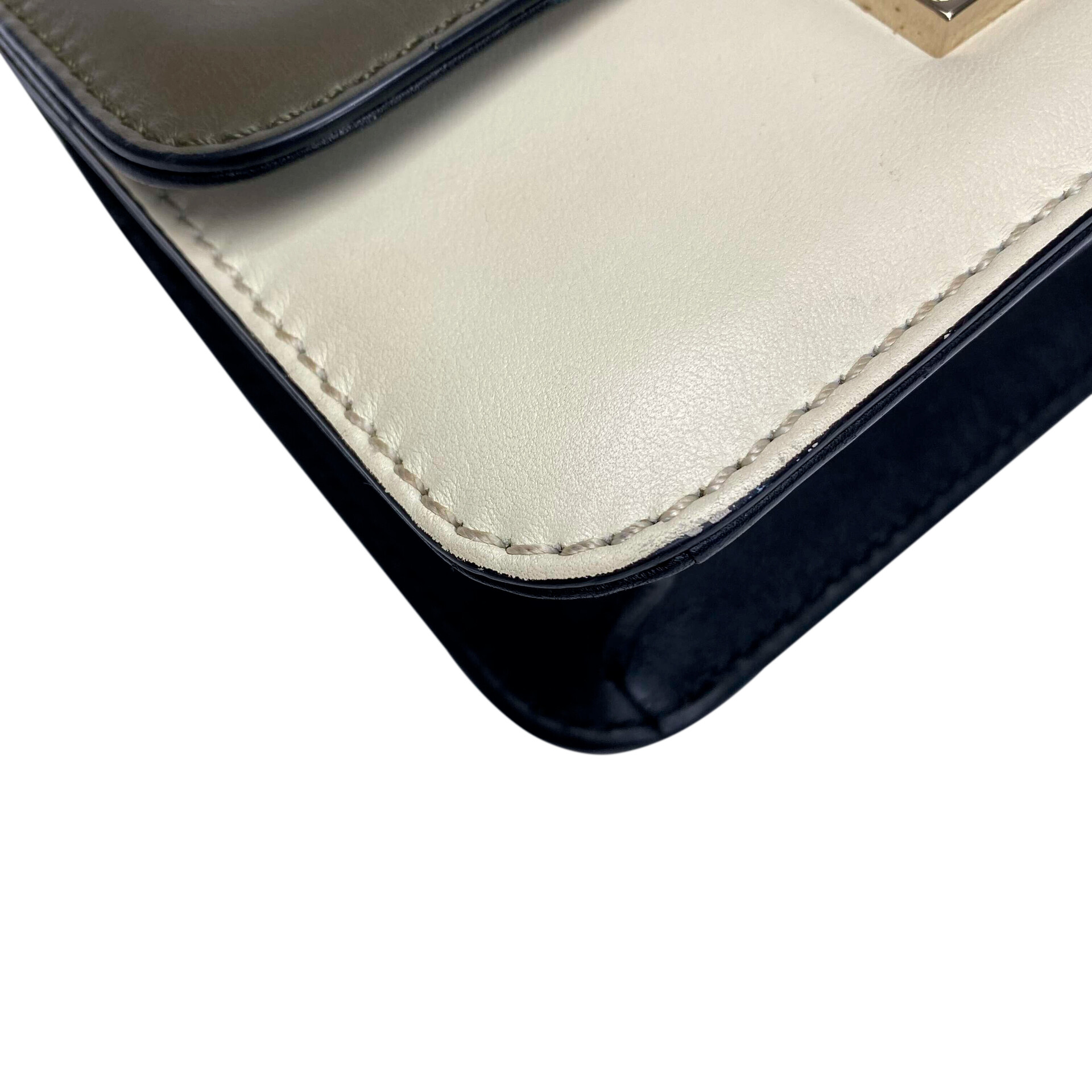 Bolsa Valentino Garavani Rockstud Glam Lock Bicolor