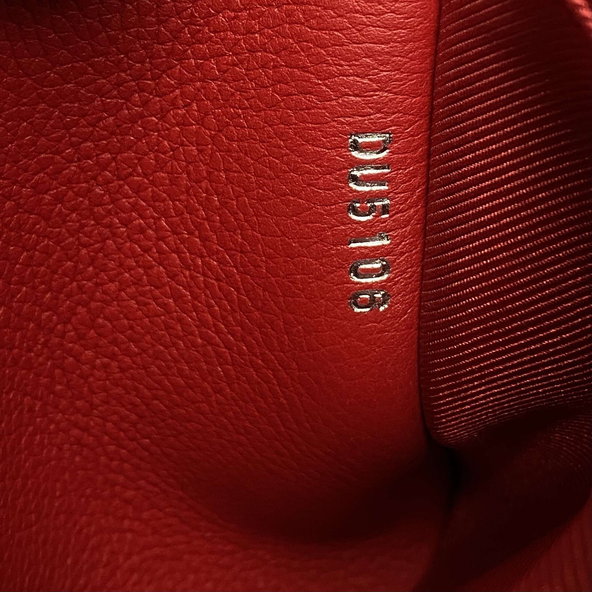 Bolsa Louis Vuitton Lockme II BB Vermelha