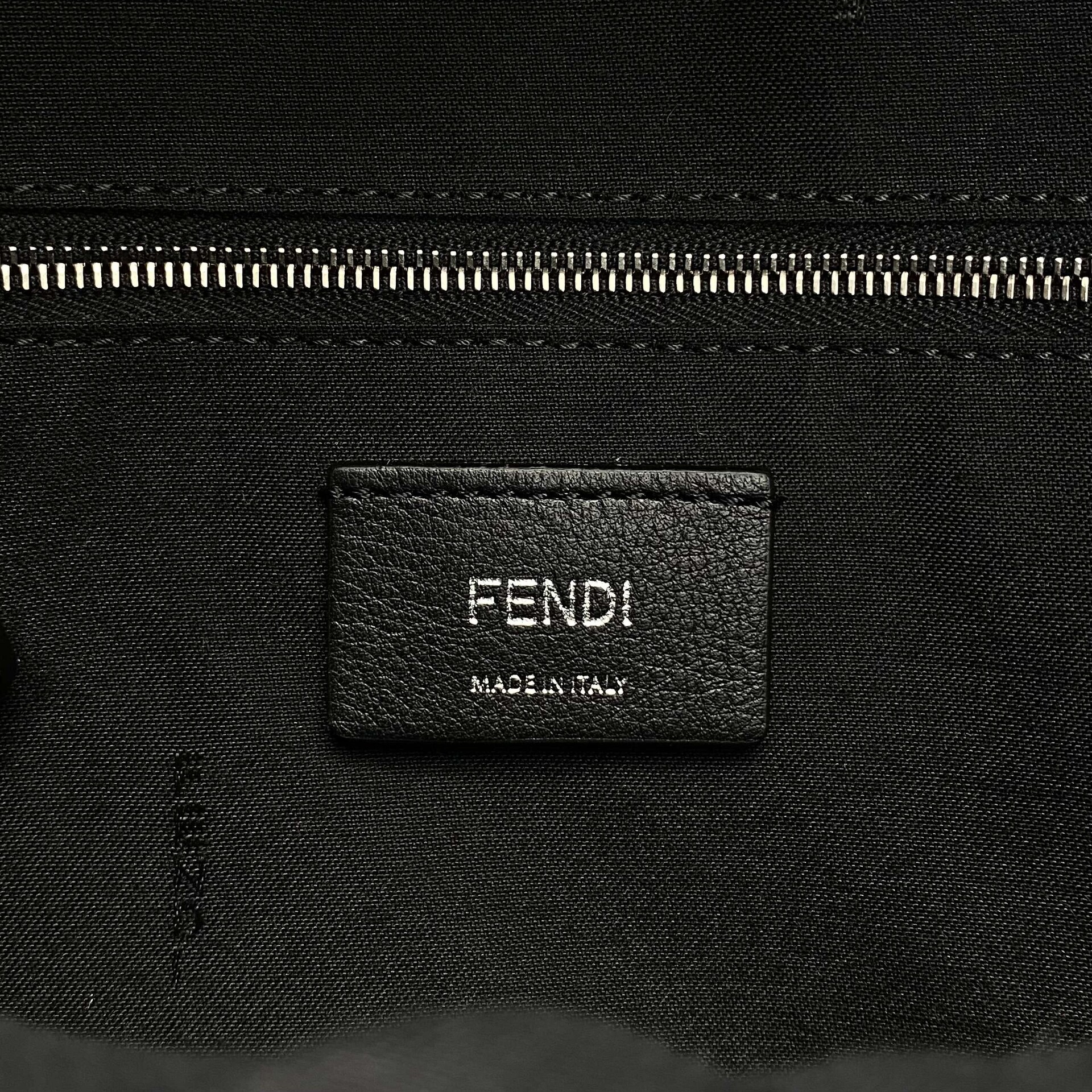 Mochila Fendi By The Way Preta