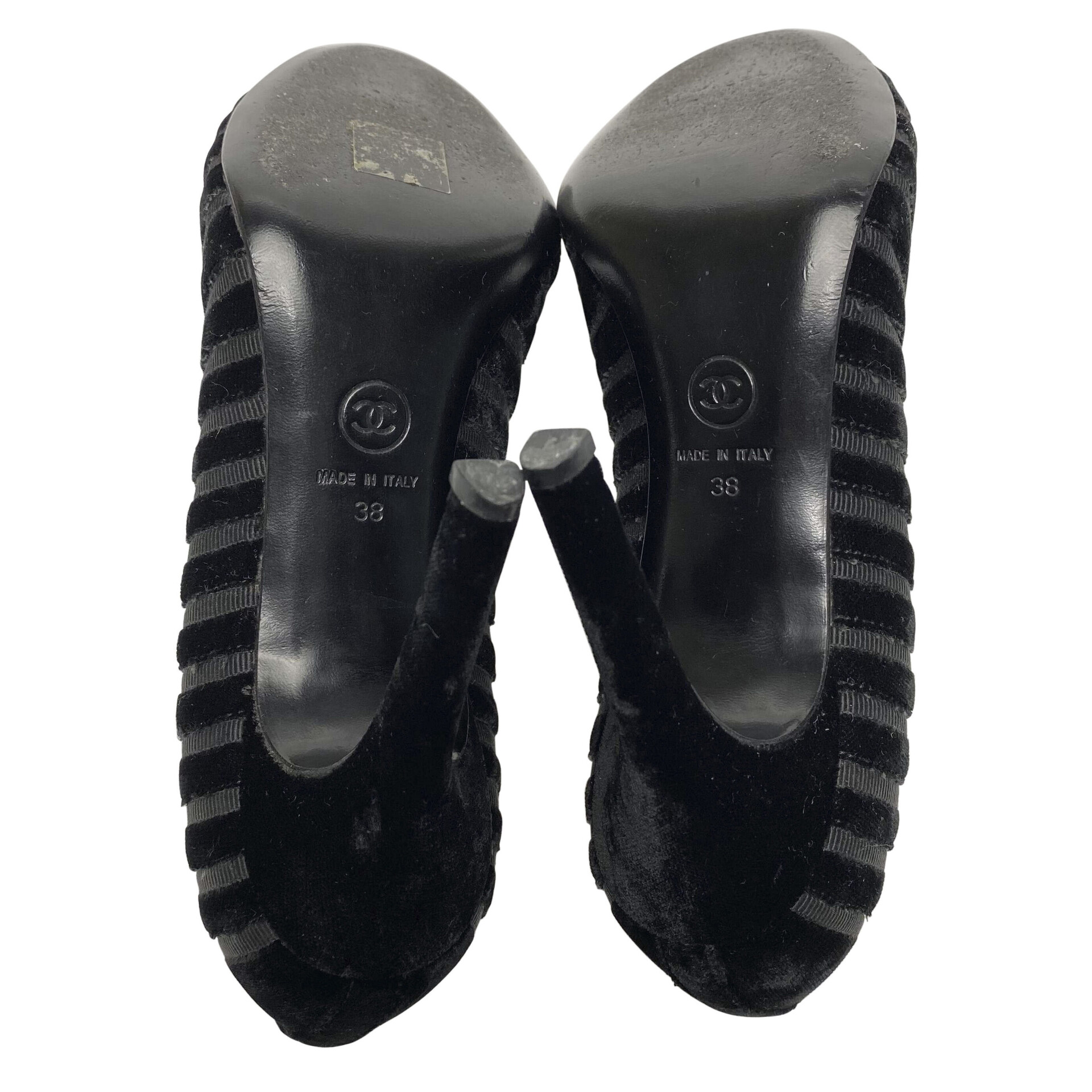 Scarpin Chanel Veludo