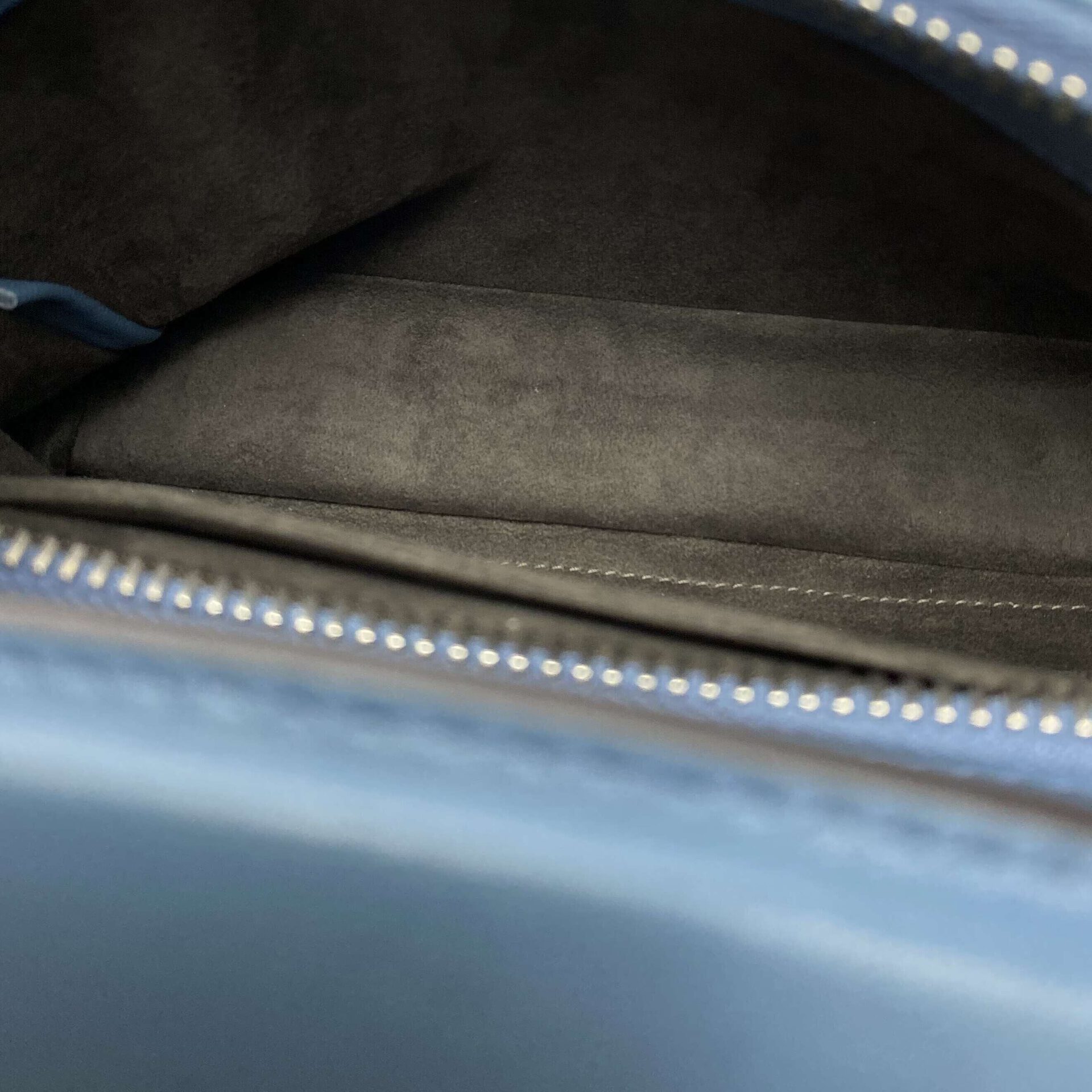 Bolsa Fendi Dotcom Couro Azul