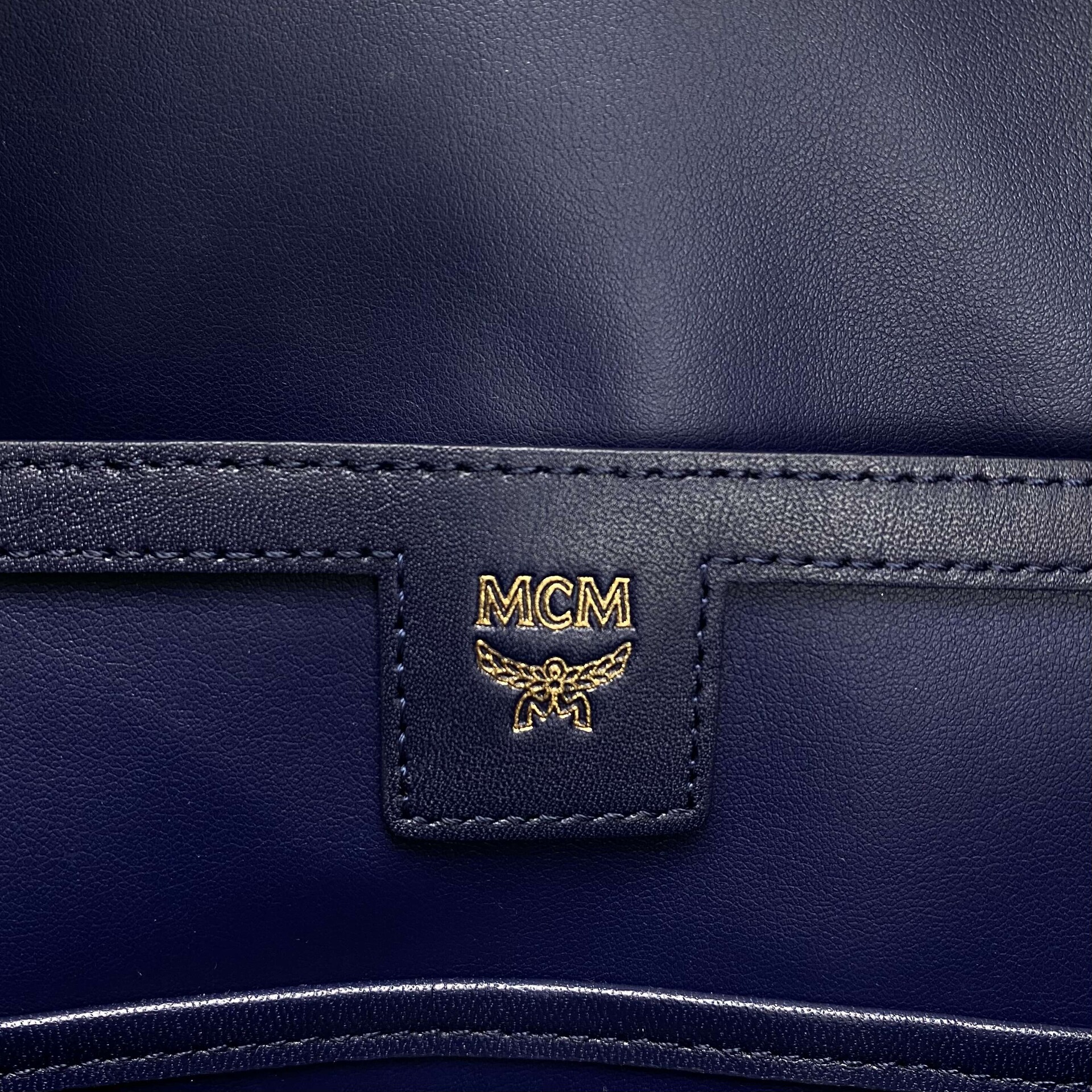 Mochila MCM Branca e Preta