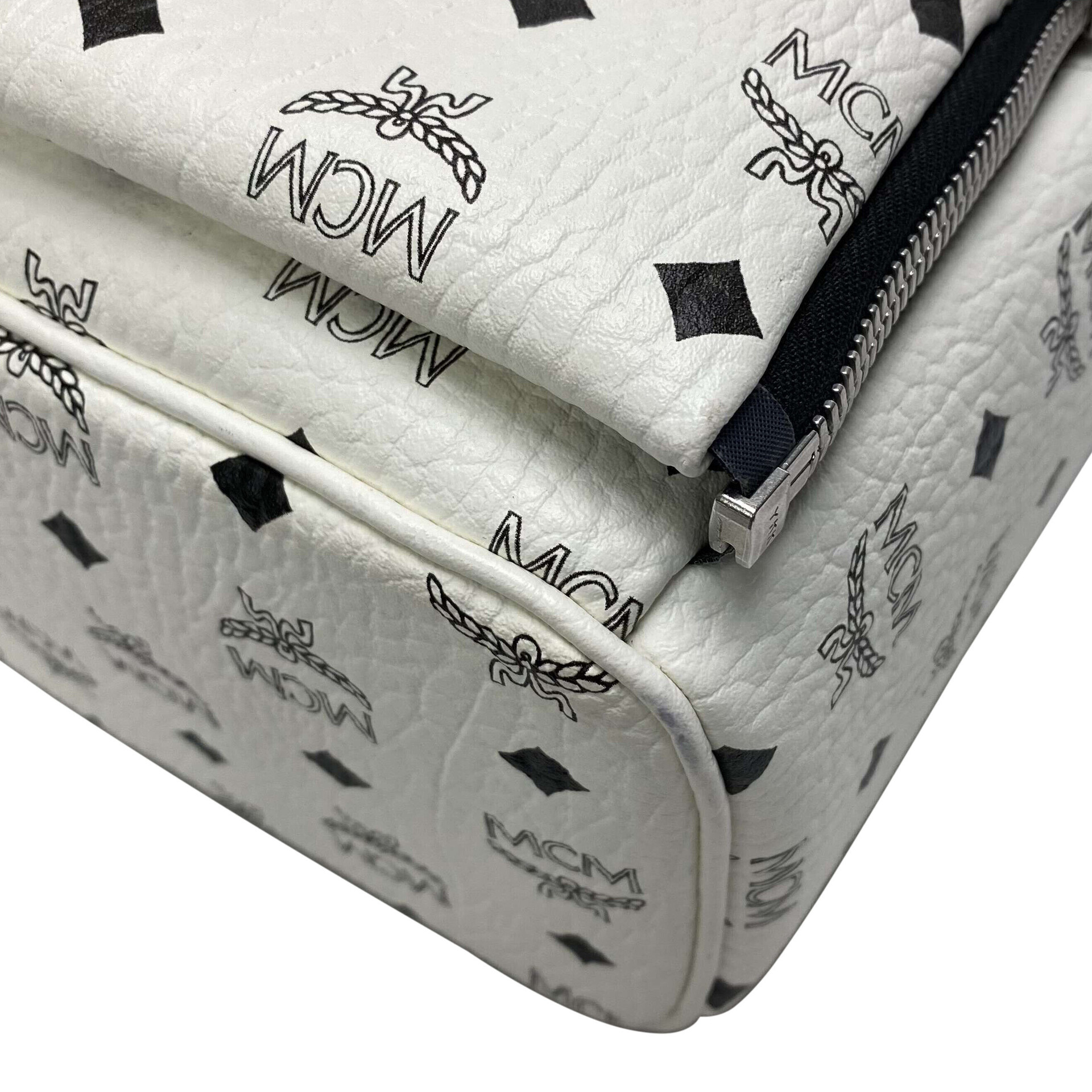 Mochila MCM Branca e Preta