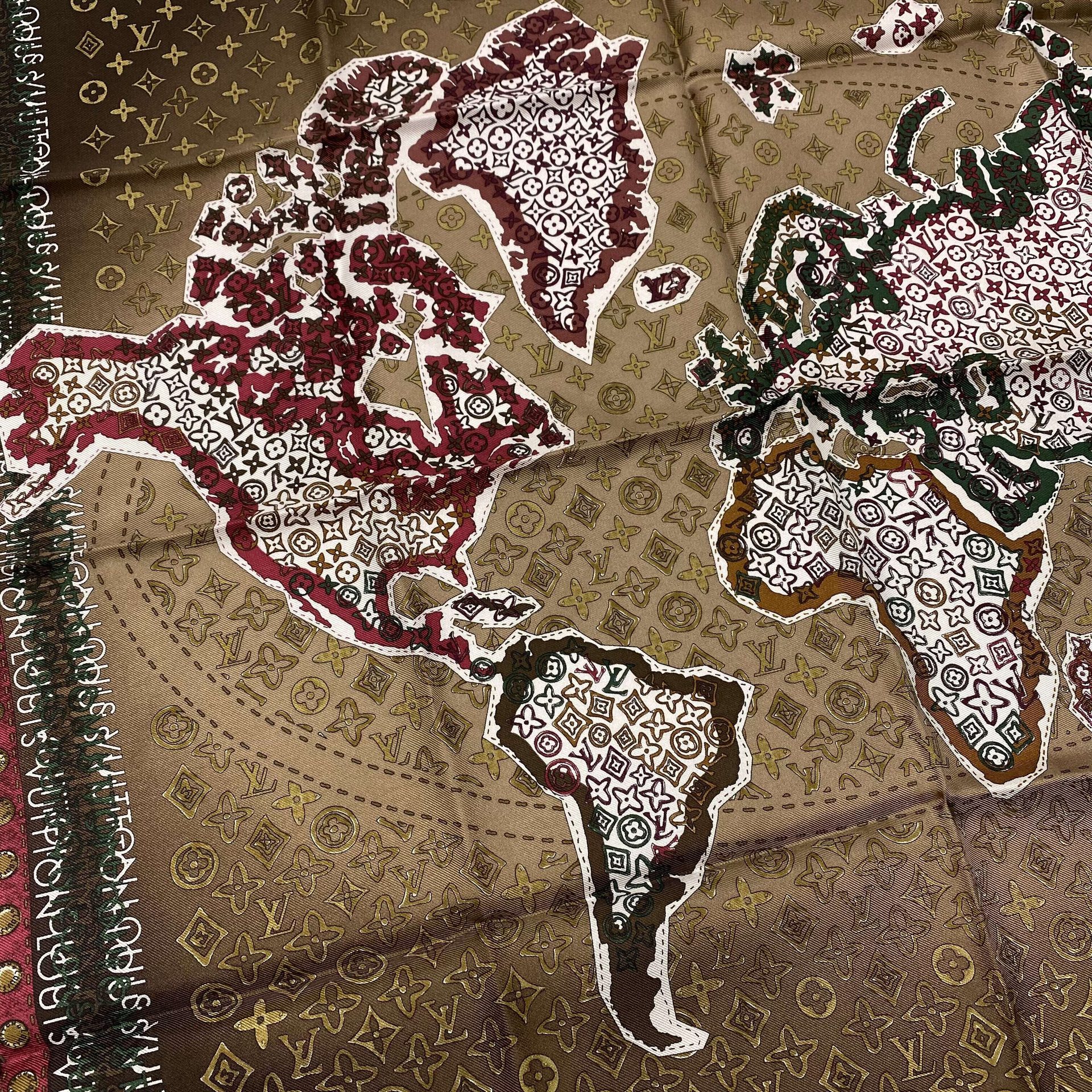 Lenço Louis Vuitton Seda Marrom