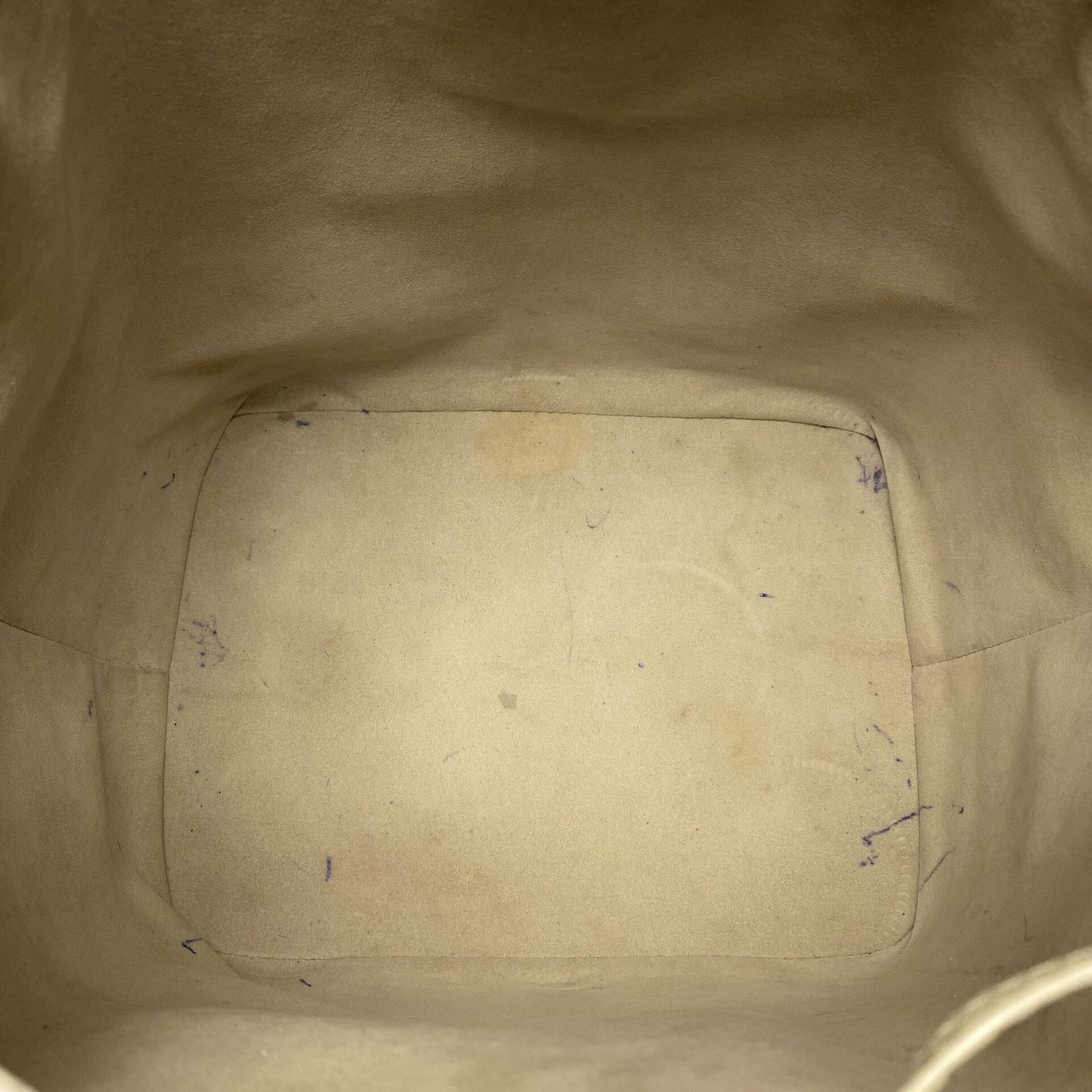 Bolsa Louis Vuitton Noé Off White