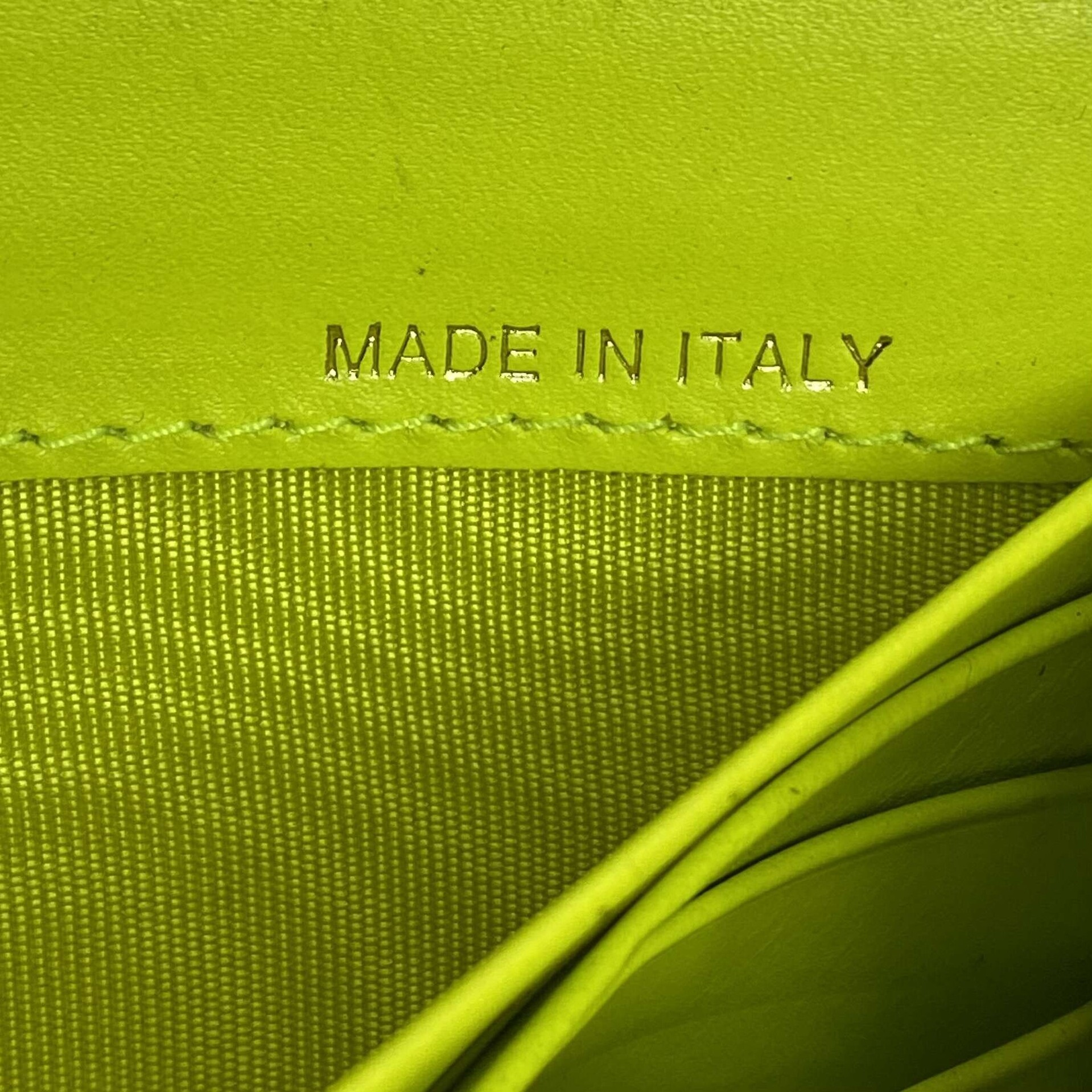 Carteira Valentino Garavani Rockstuds