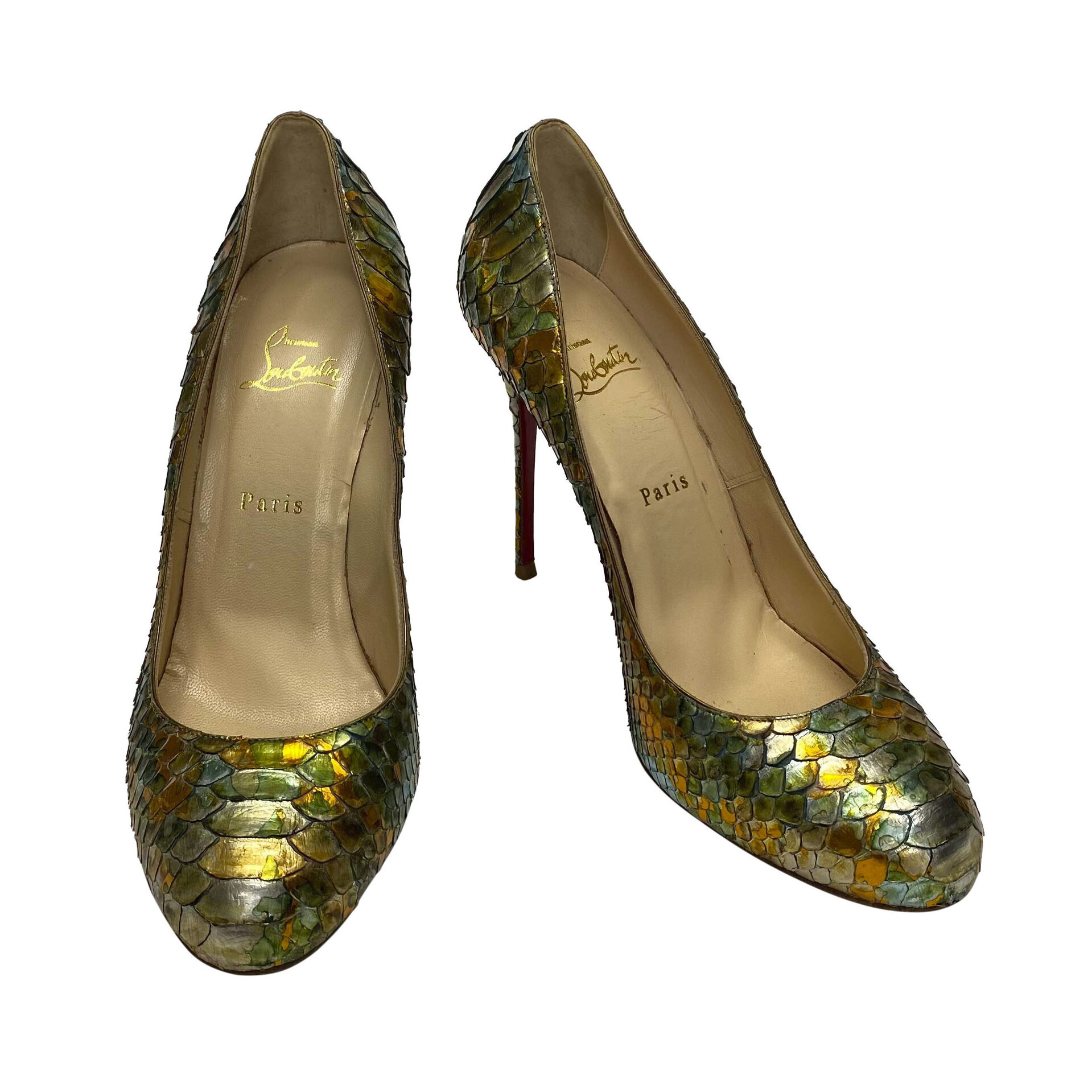Scarpin Christian Louboutin Píton Dourado