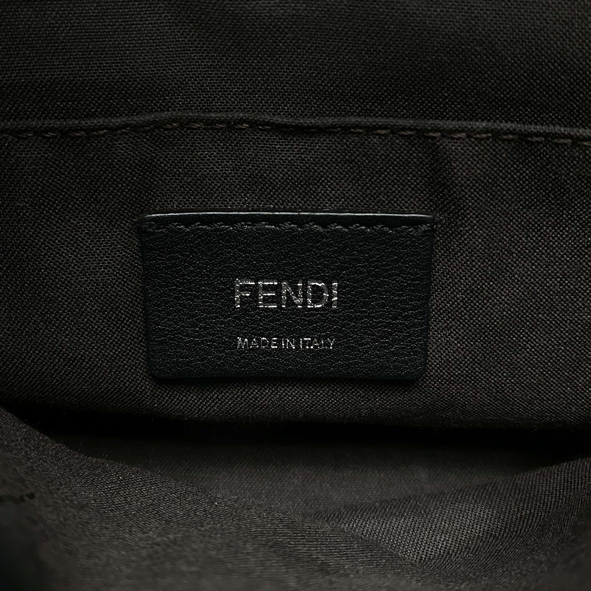 Bolsa Fendi W / Anana's Keychain Couro Verde