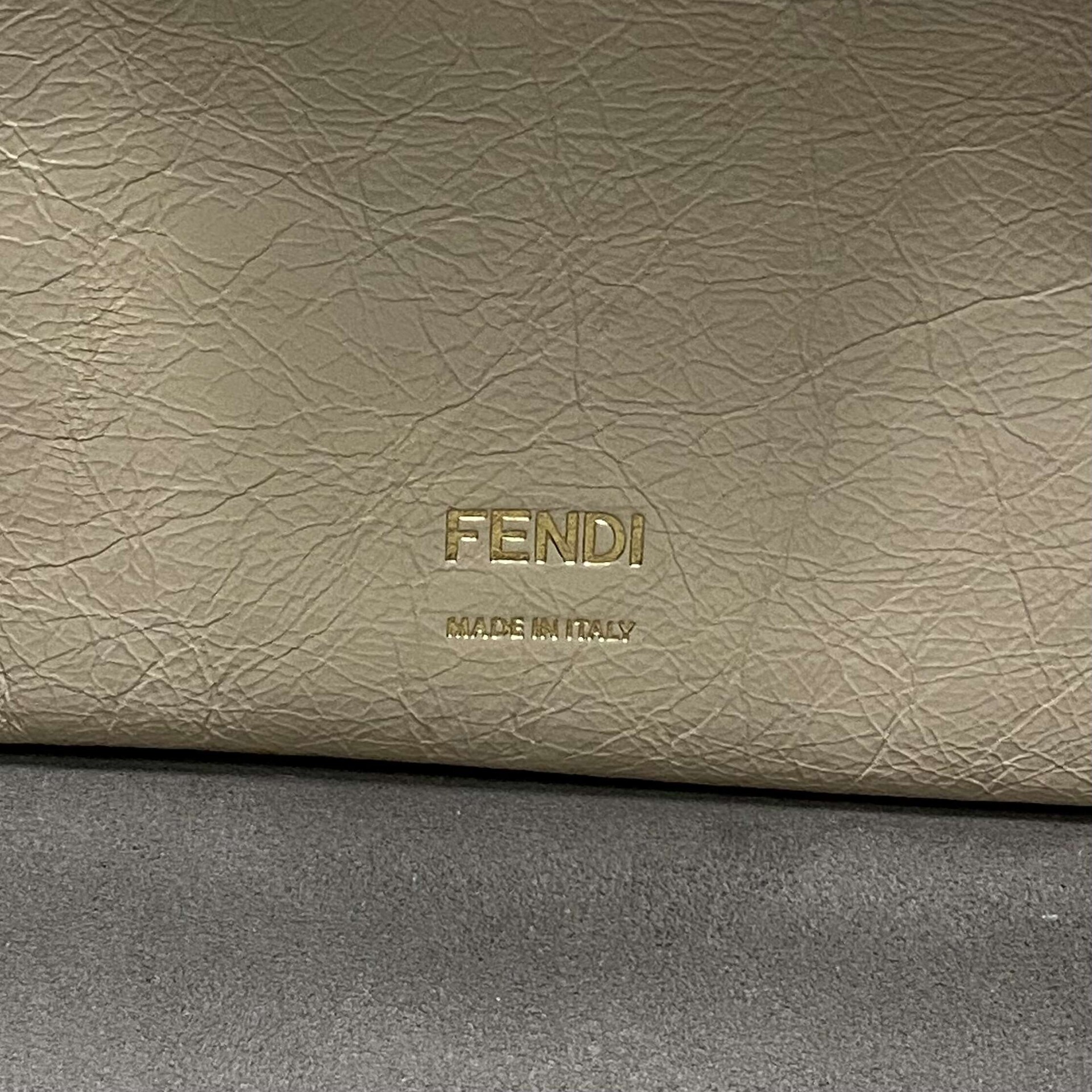Bolsa Fendi Camurça e Couro Nude