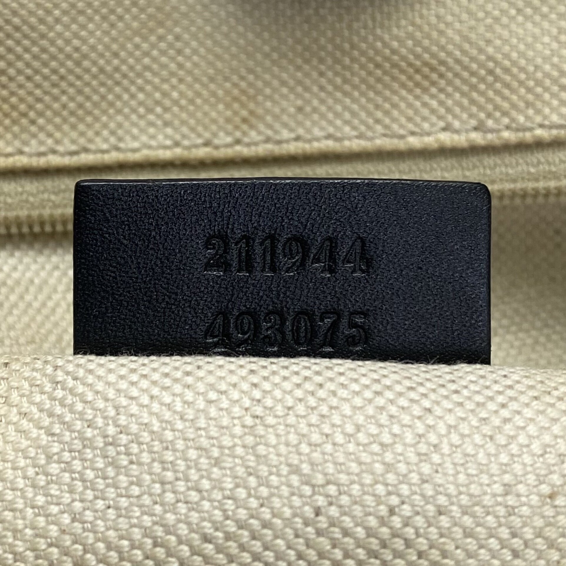 Bolsa Gucci GG Canvas Sukey