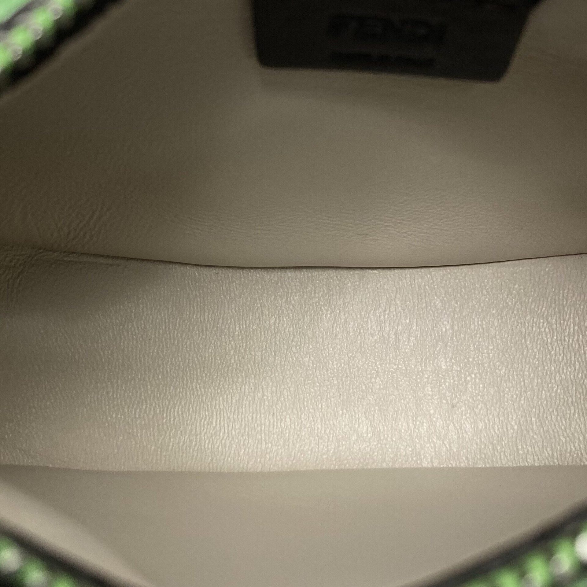 Bolsa Fendi Nano Fendigraphy Verde