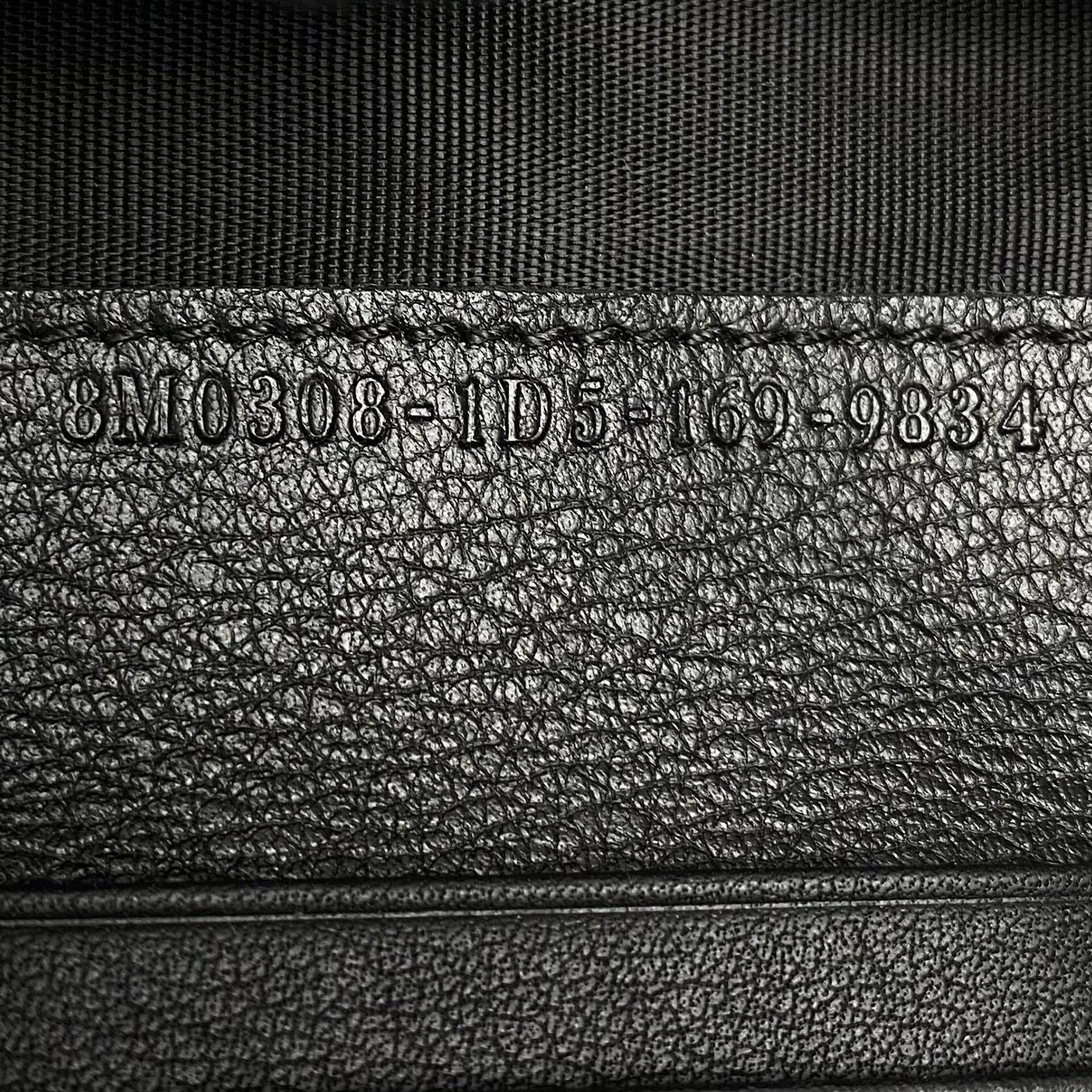 Carteira Fendi Peekaboo Preta