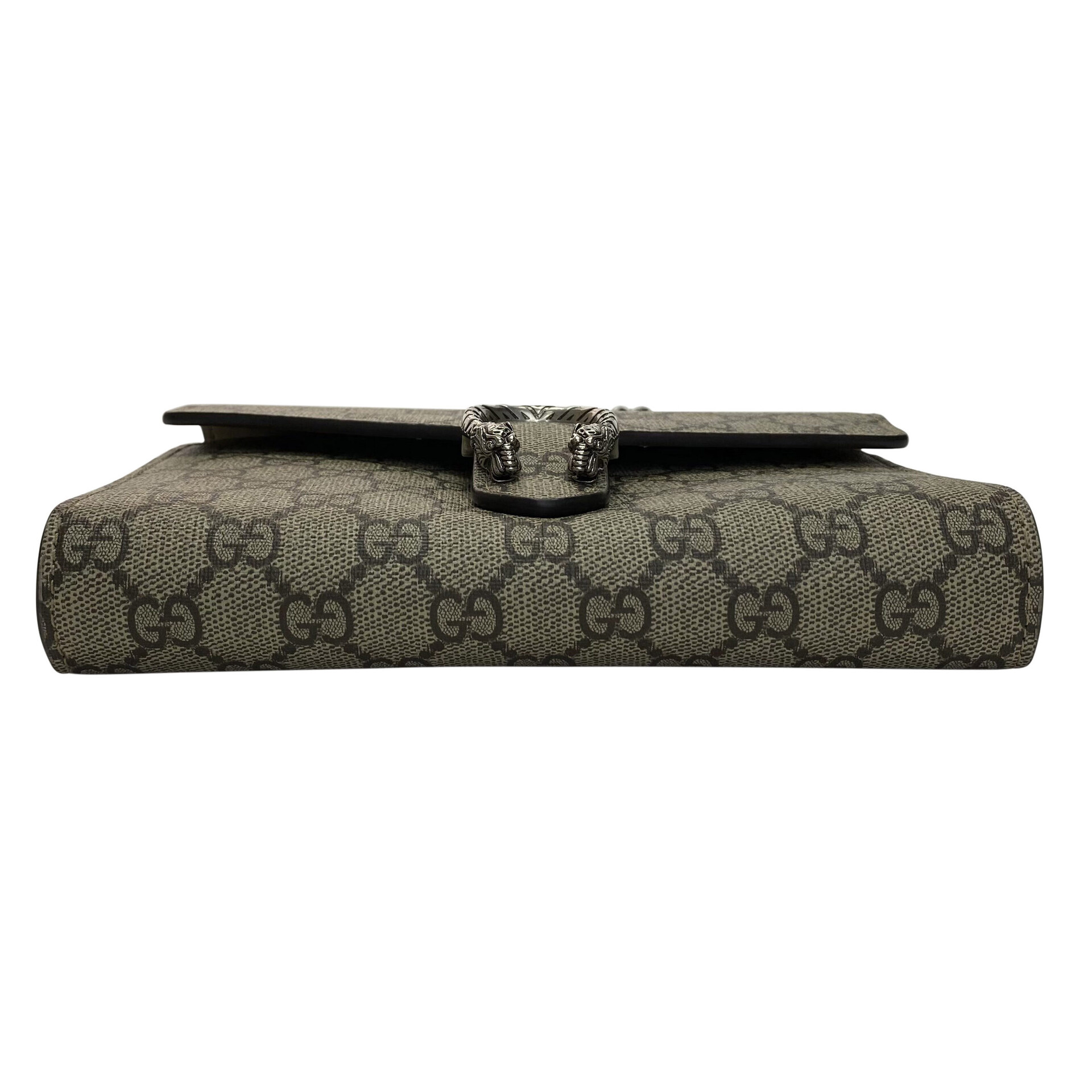 Bolsa Gucci Dionysus GG Supreme Chain Wallet