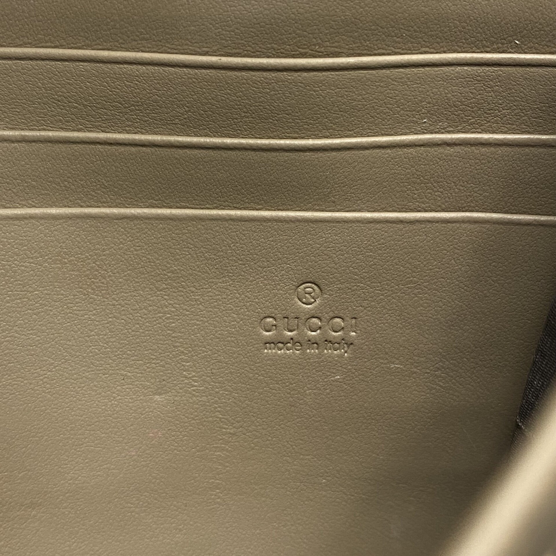 Bolsa Gucci Dionysus GG Supreme Chain Wallet