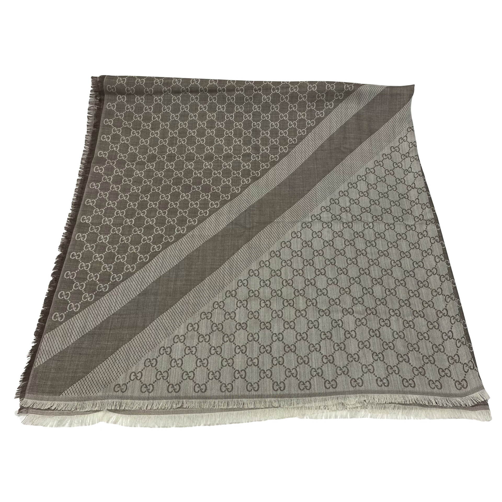 Pashmina Gucci Monograma