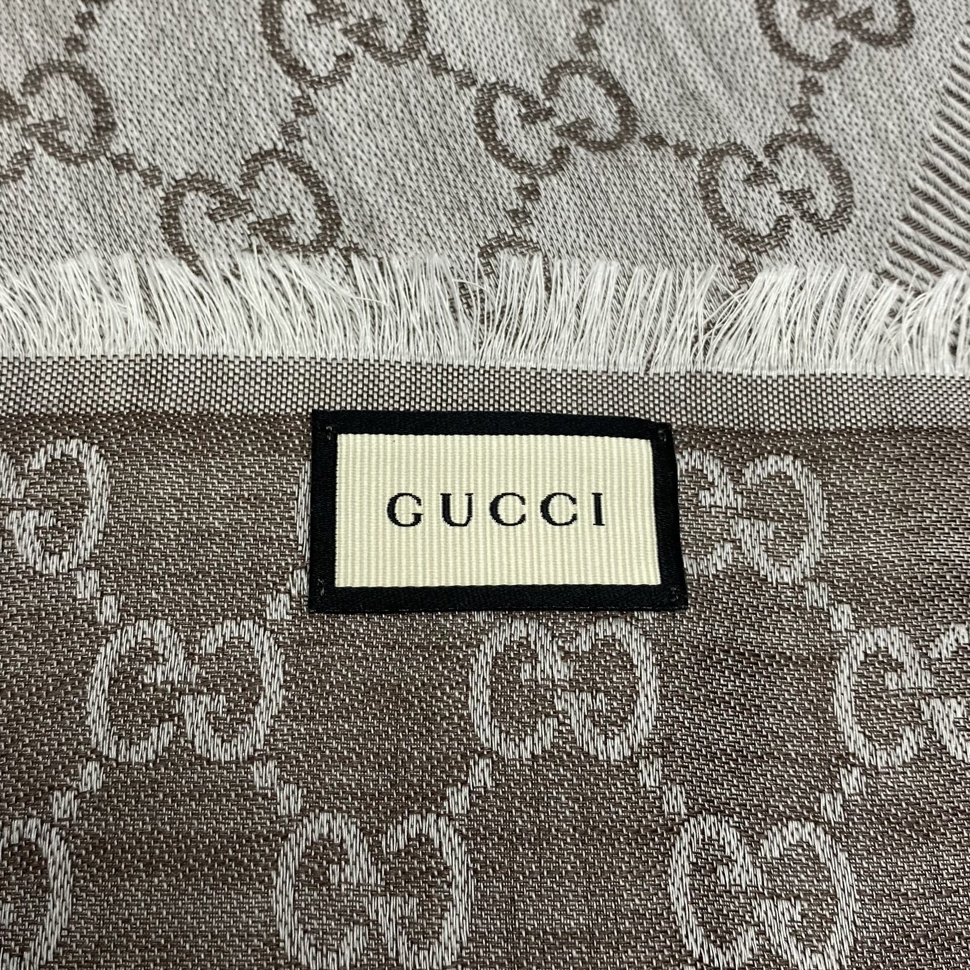 Pashmina Gucci Monograma