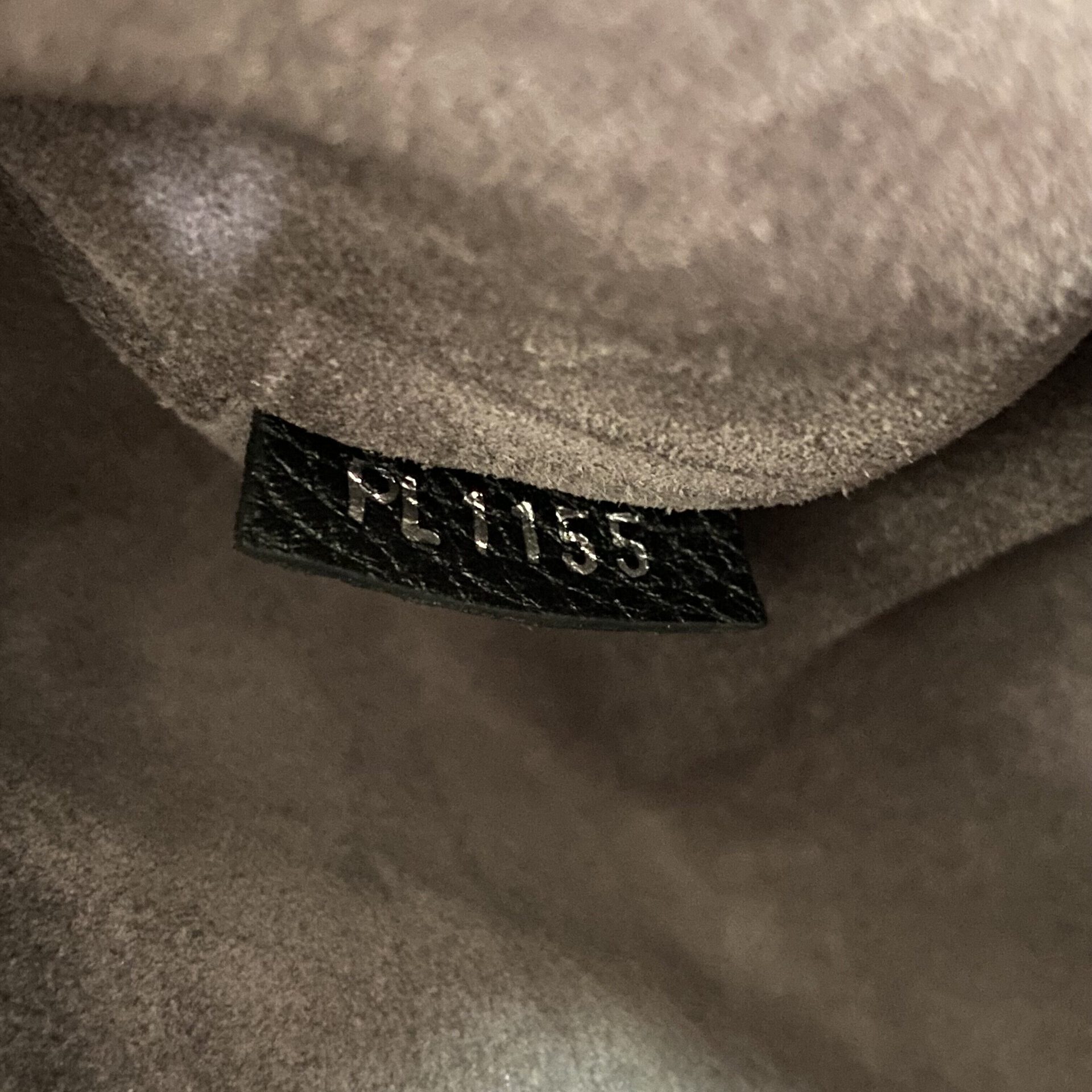 Bolsa Louis Vuitton Lockit Soft Preta