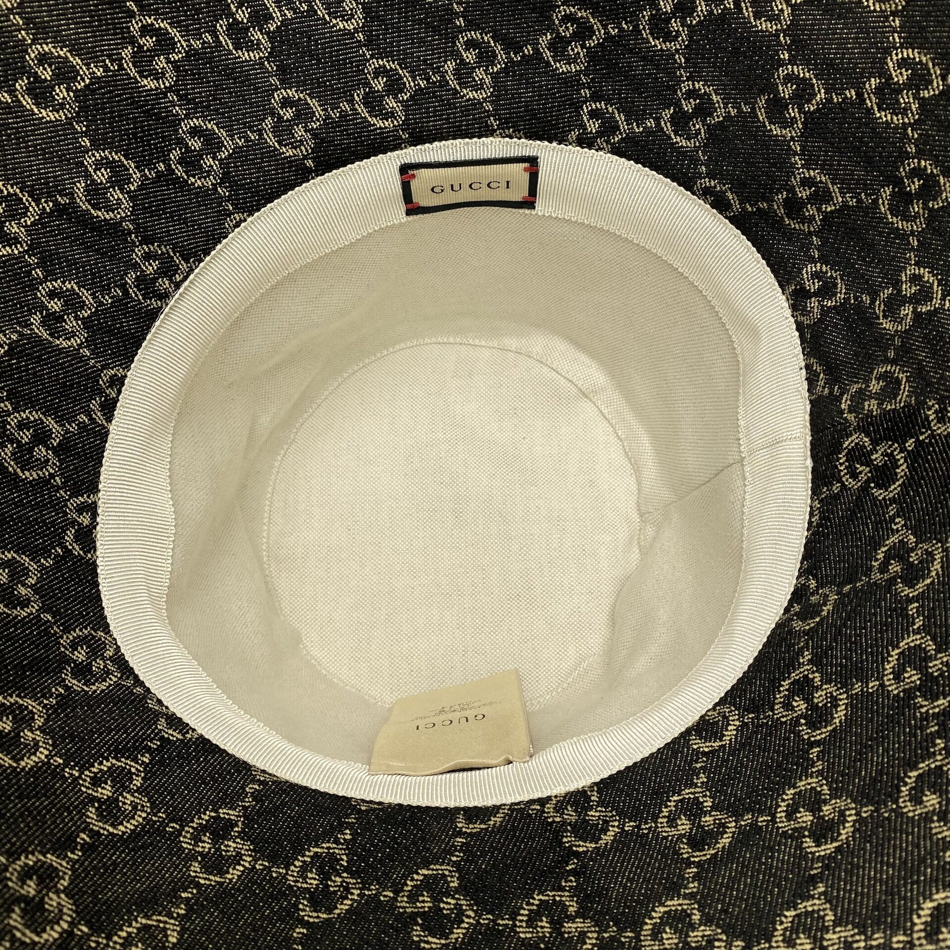 Chapéu Gucci GG Bucket GG