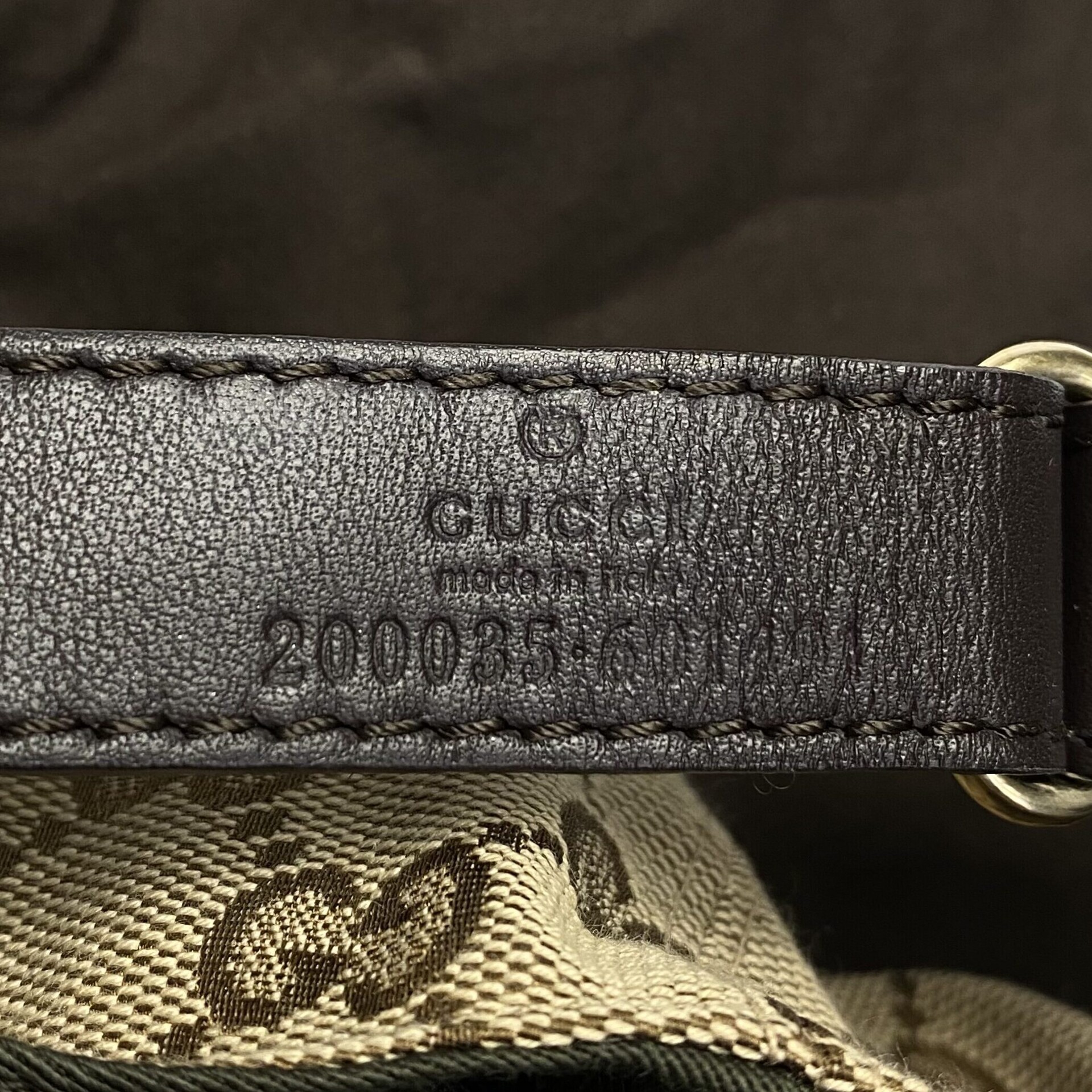 Boné Gucci Monograma com Faixa Web