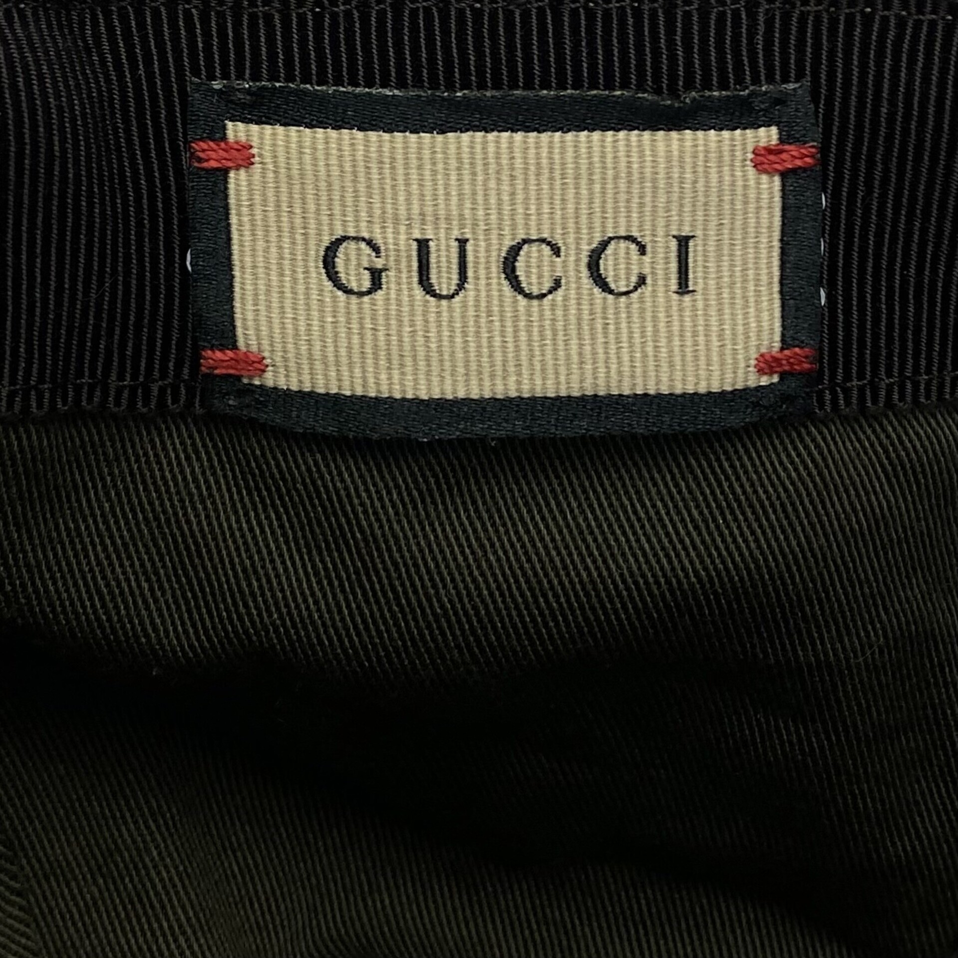 Boné Gucci Monograma com Faixa Web