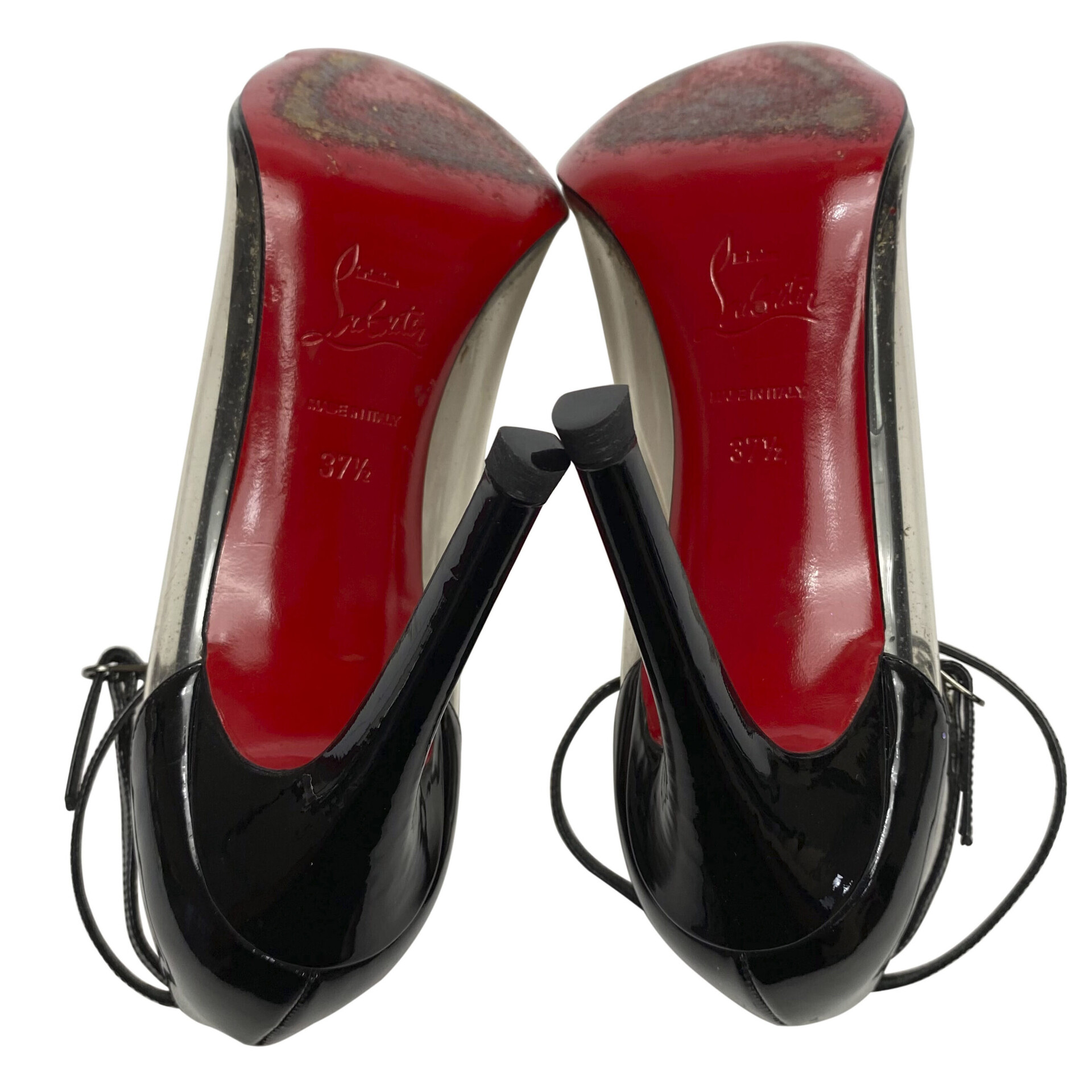 Scarpin Christian Louboutin Preto com Spikes