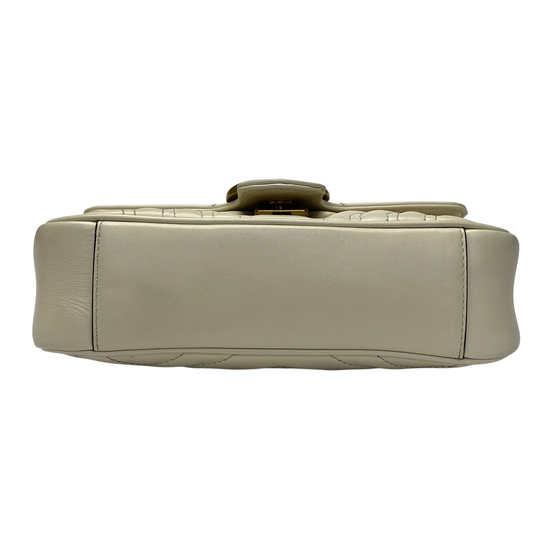 Bolsa Gucci GG Marmont Off White