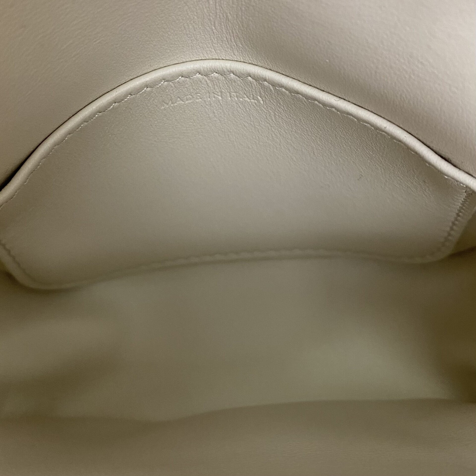 Bolsa Celine Claude Mini Off White