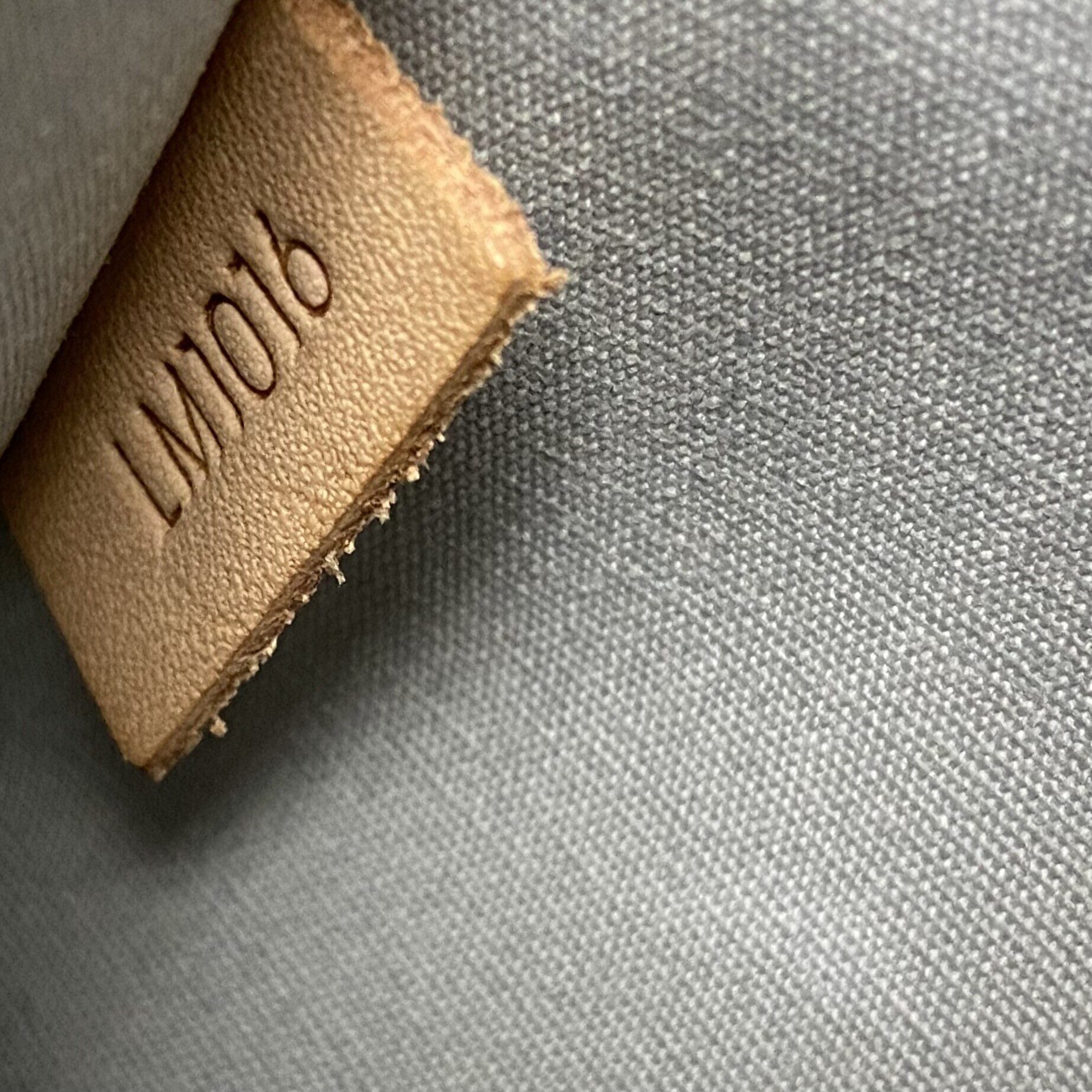 Bolsa Louis Vuitton Roxbury Drive Verniz Bege Perolado