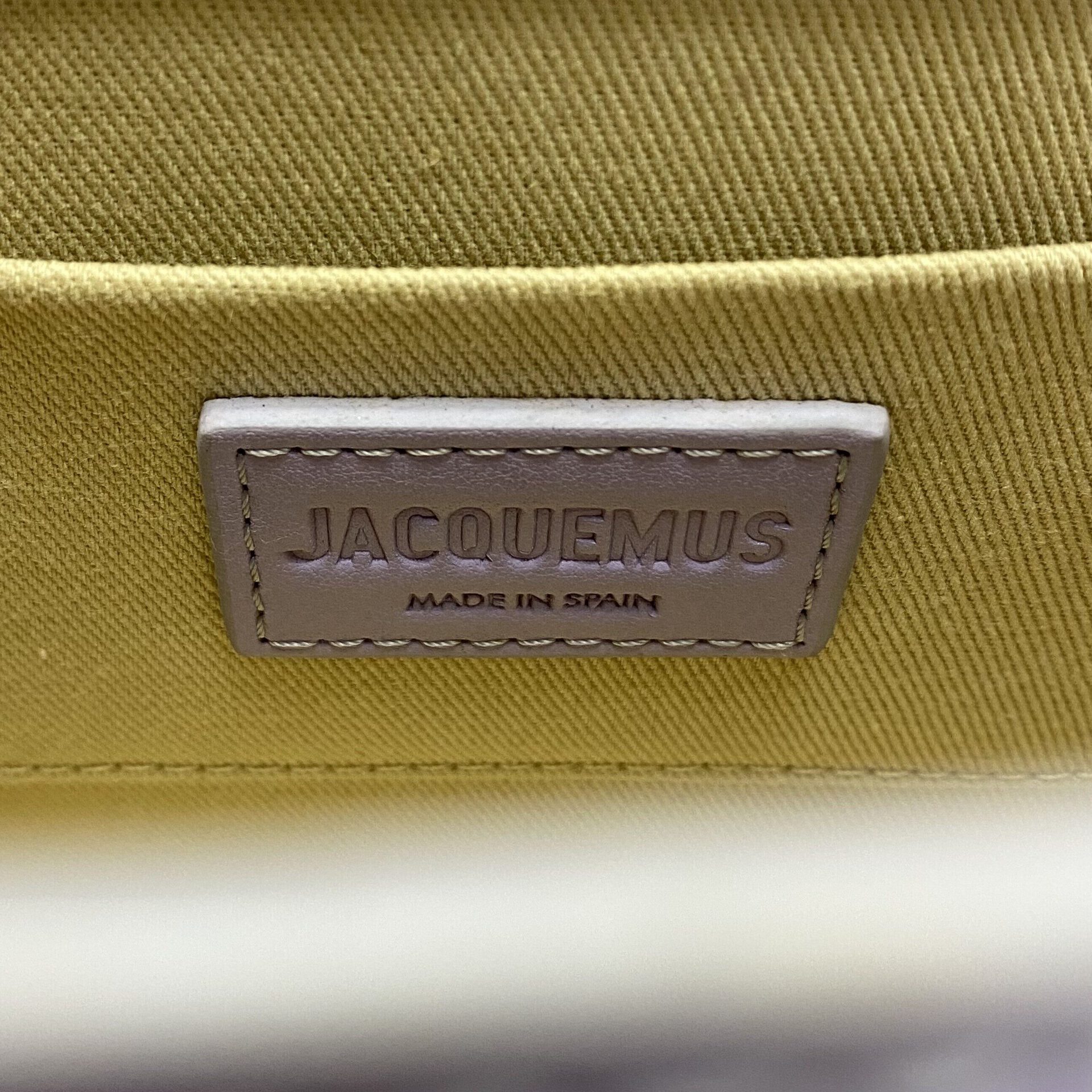 Bolsa Jacquemus Le Chiquito Lilás