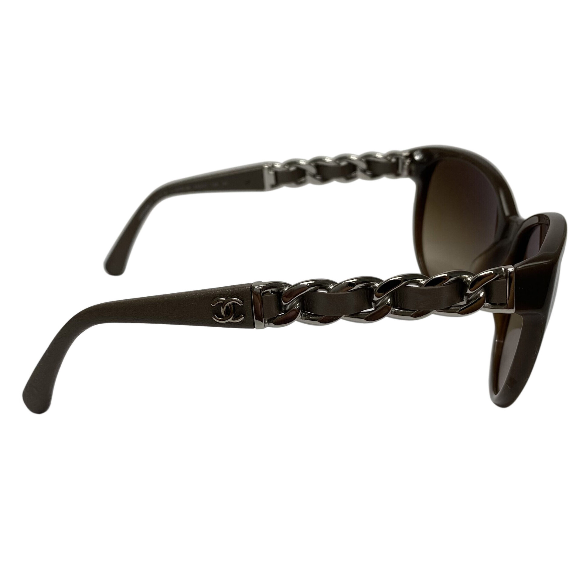 Óculos de Sol Chanel - 5215Q