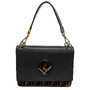 Bolsa Fendi Kan I F Preta com Veludo