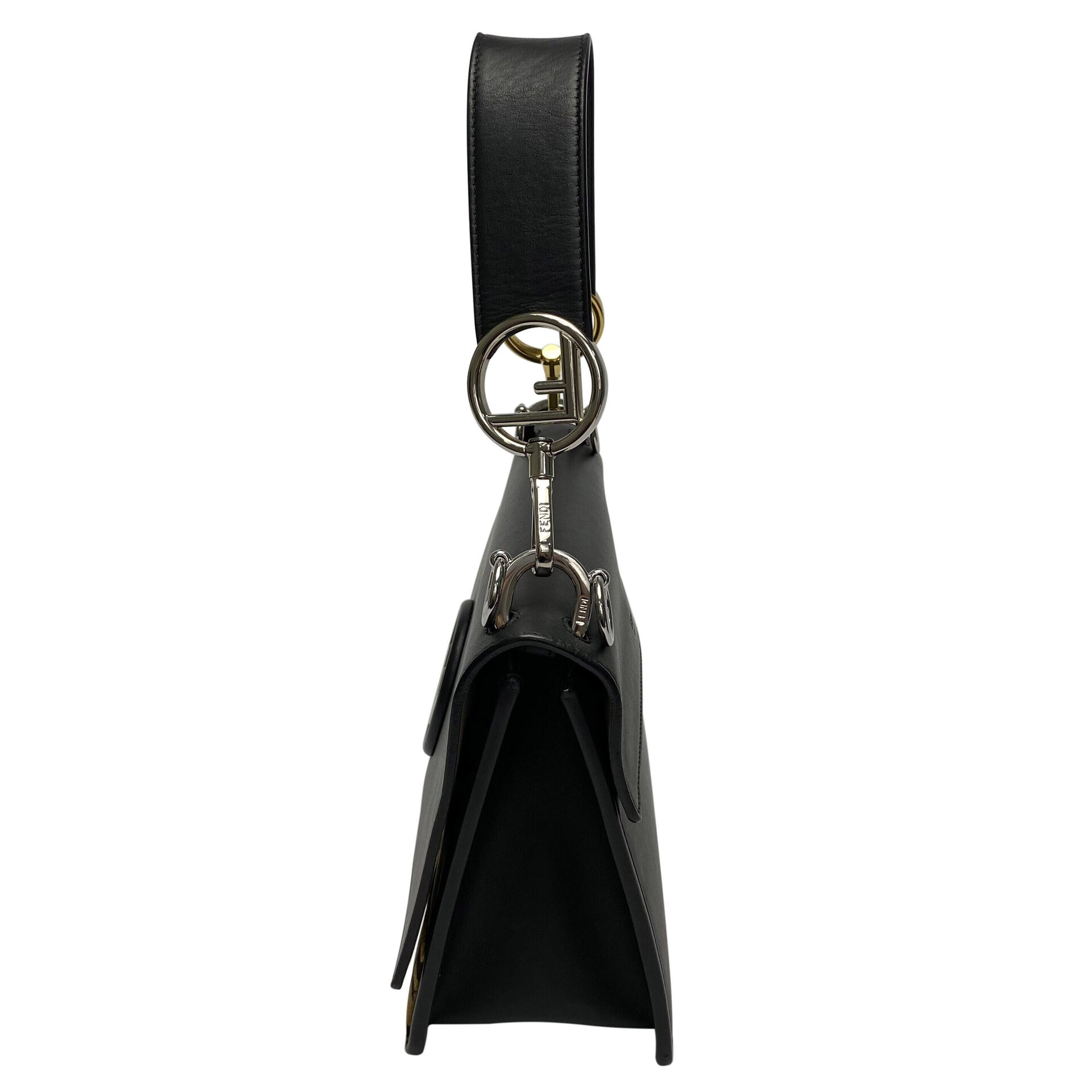 Bolsa Fendi Kan I F Preta com Veludo