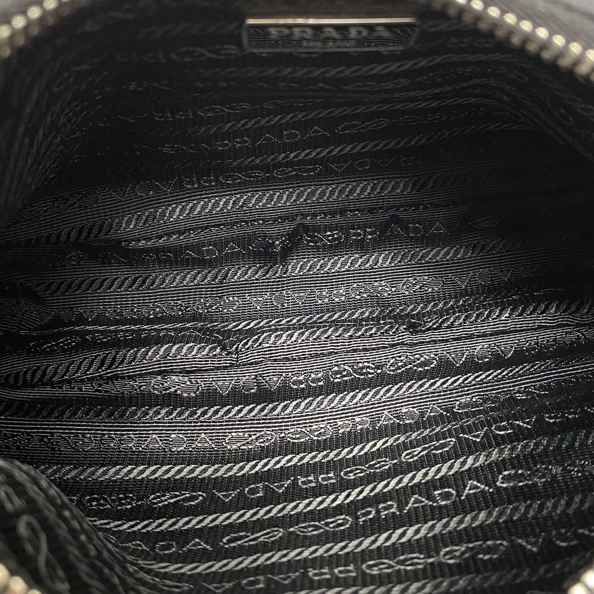 Bolsa Prada Re-Edition 2005 Preta