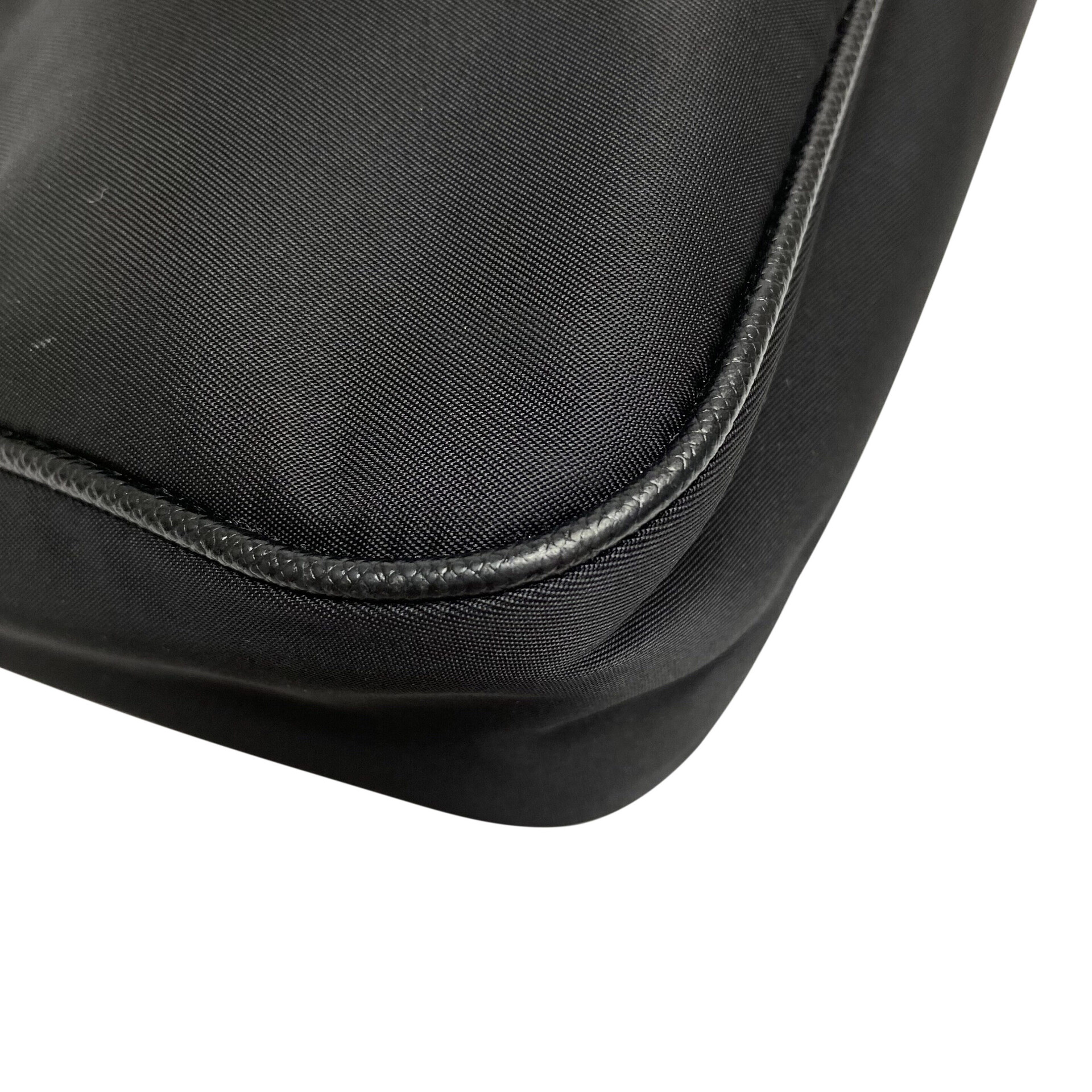 Bolsa Prada Re-Edition 2005 Preta