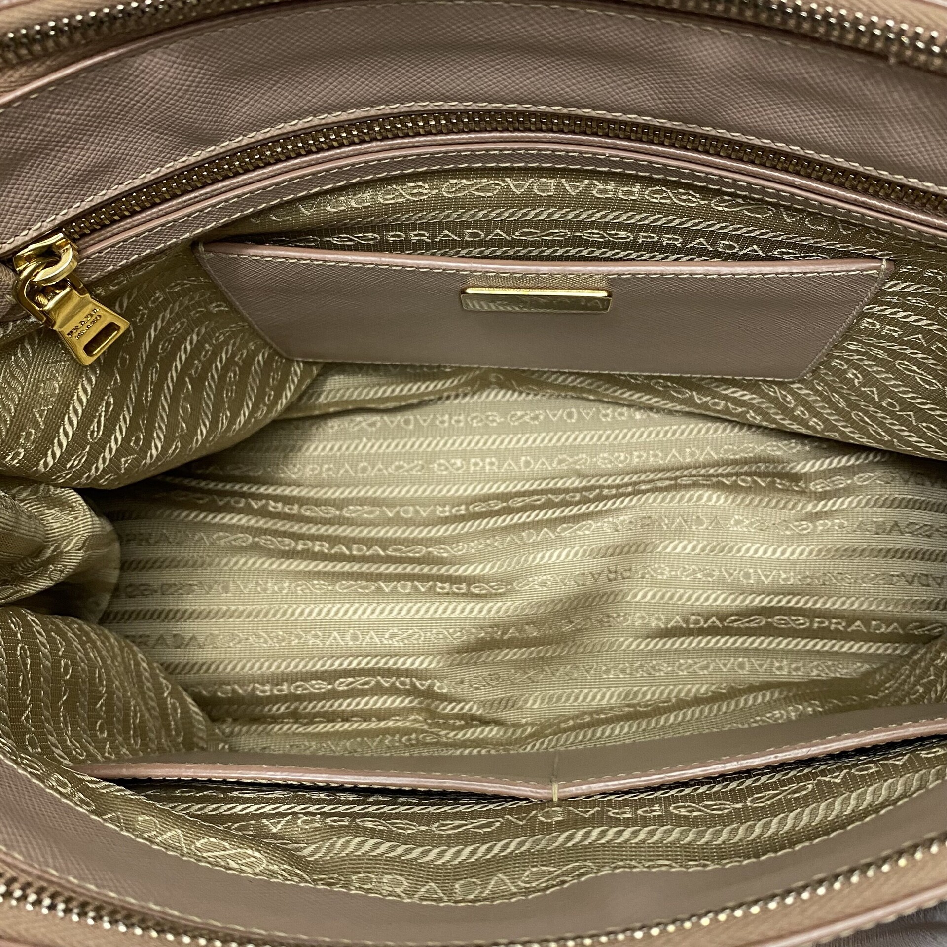 Bolsa Prada Galleria Couro Saffiano Nude