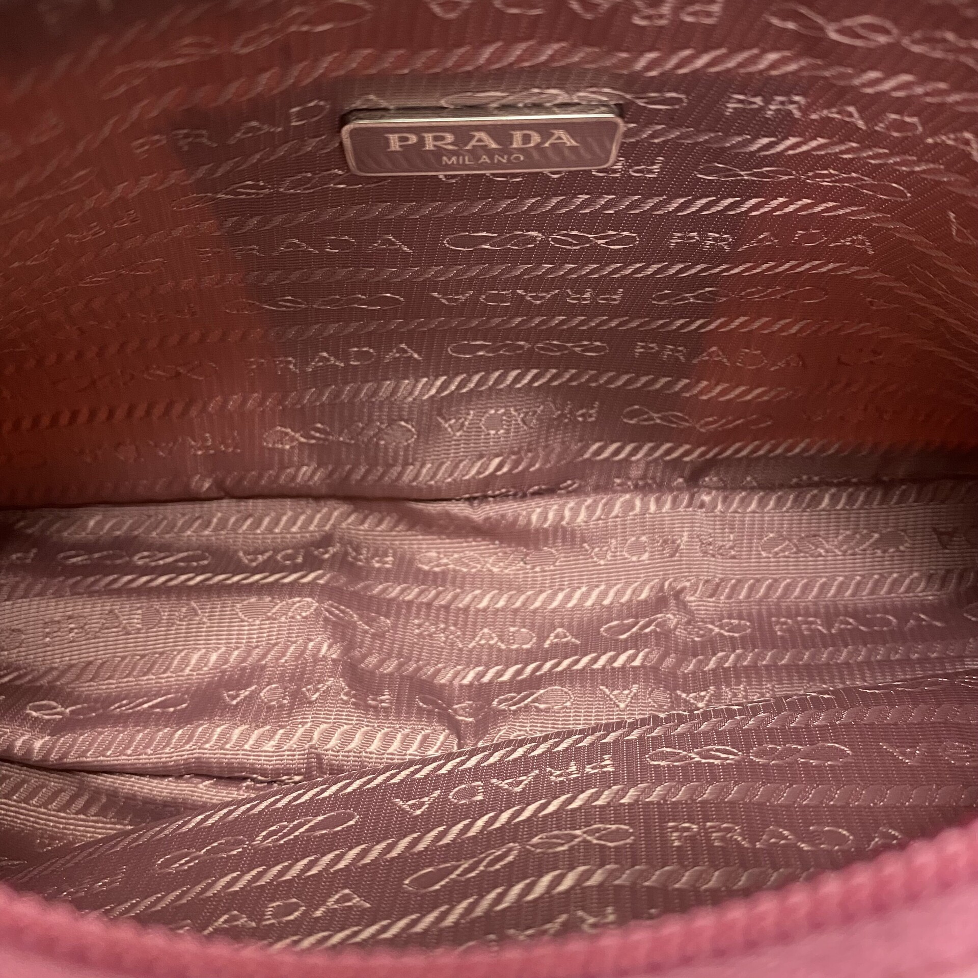 Bolsa Prada Re-Edition Nylon Rosa