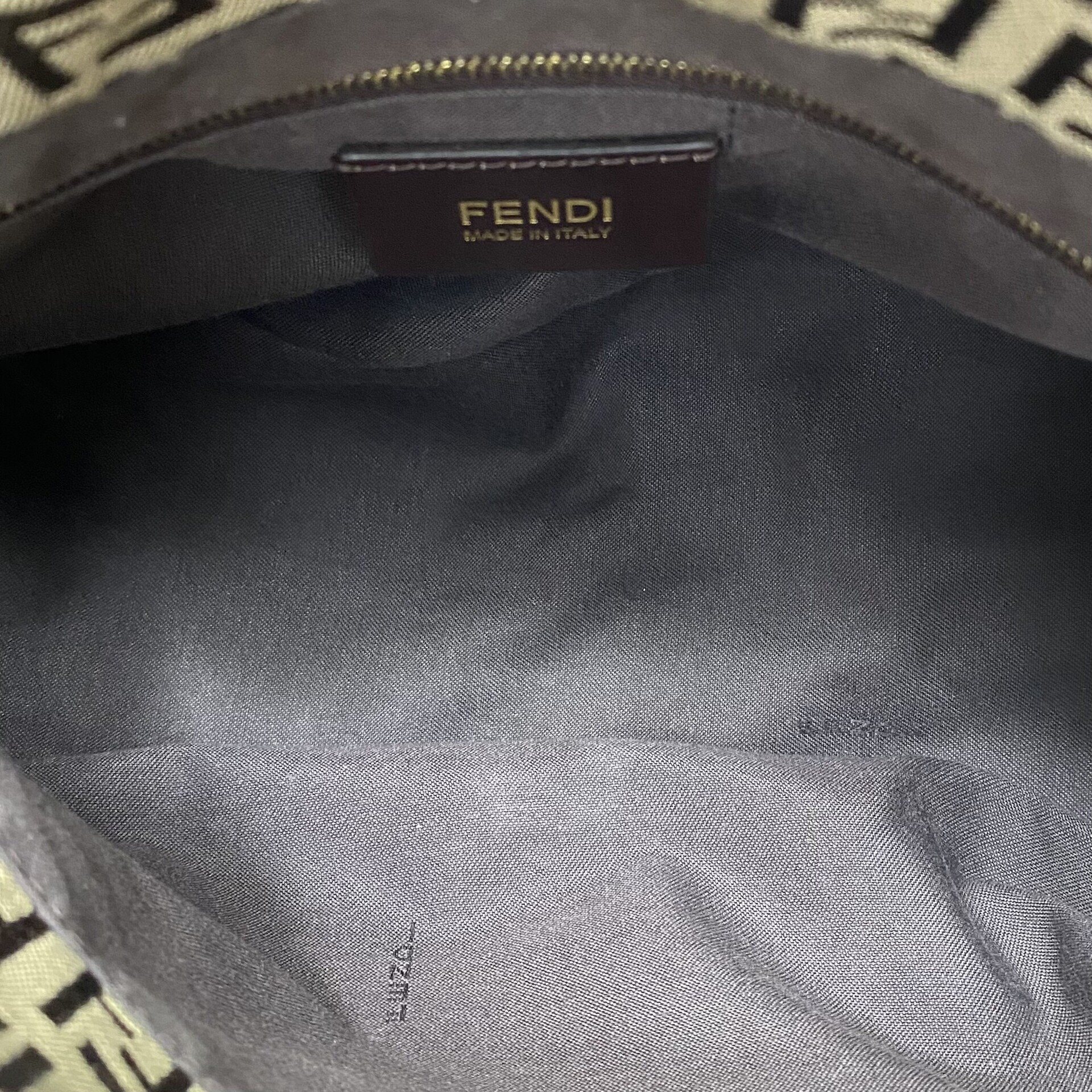 Bolsa Fendi Zucca Mamma Baguette
