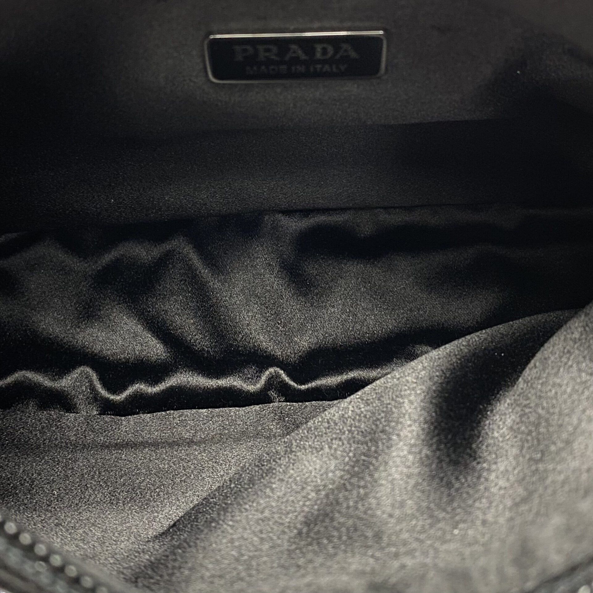 Bolsa Prada Re-Edition Cristal