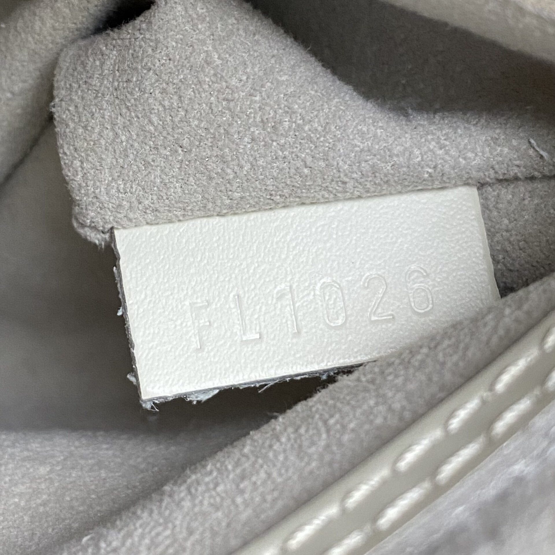 Bolsa Louis Vuitton Alma Couro Epi Off White