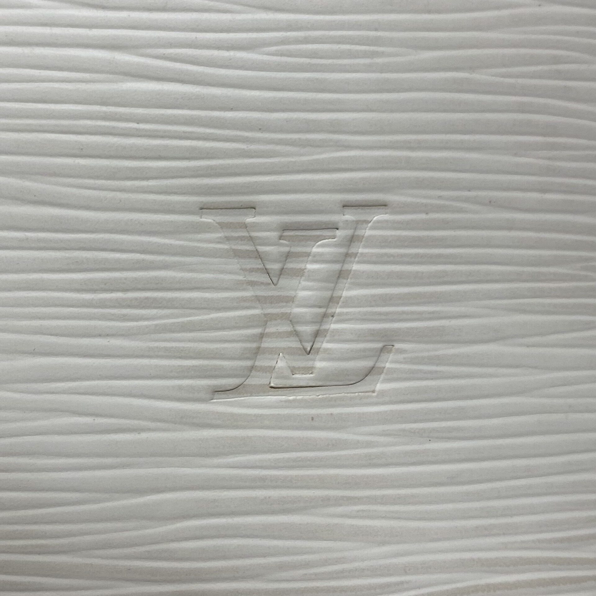 Bolsa Louis Vuitton Alma Couro Epi Off White