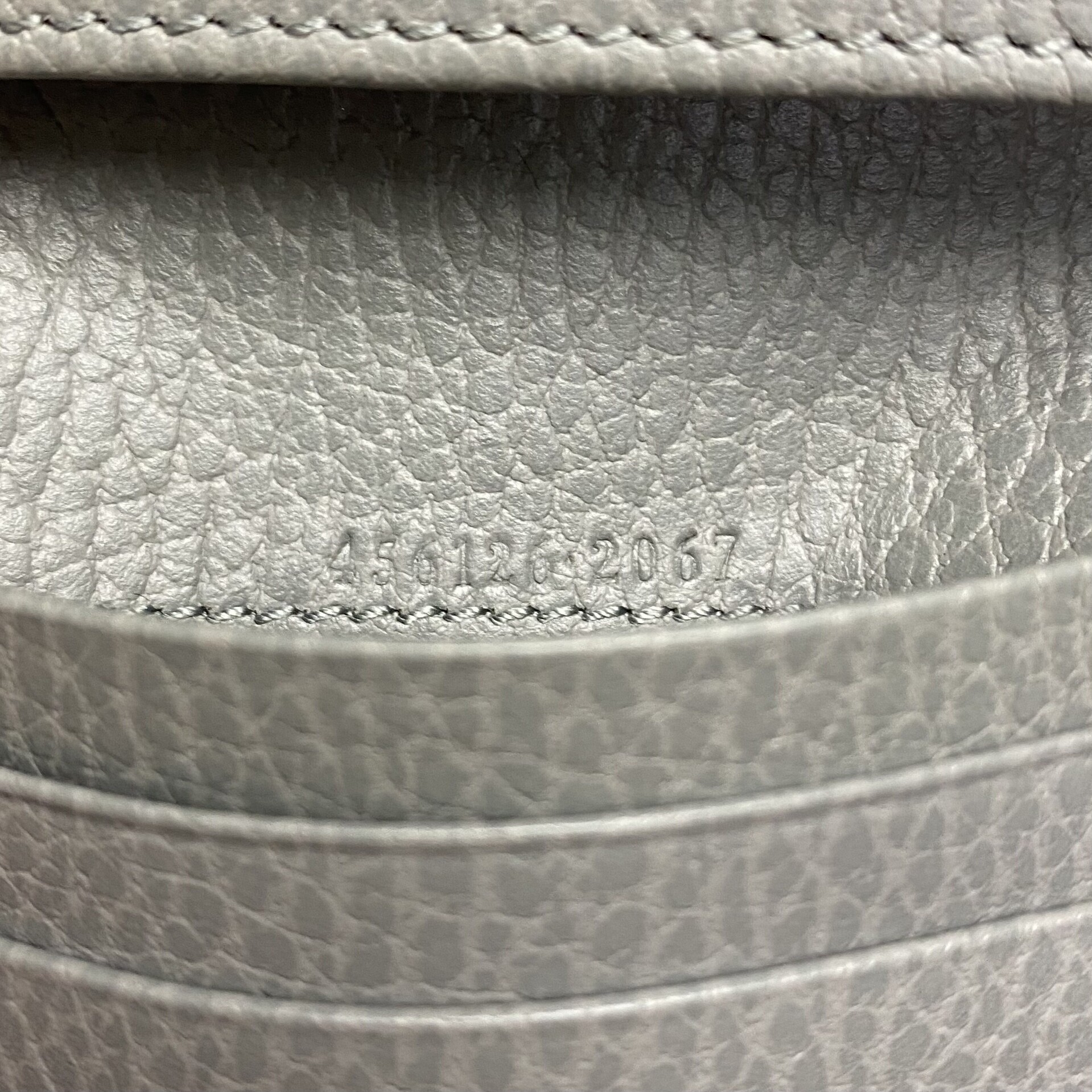 Carteira Gucci GG Cinza