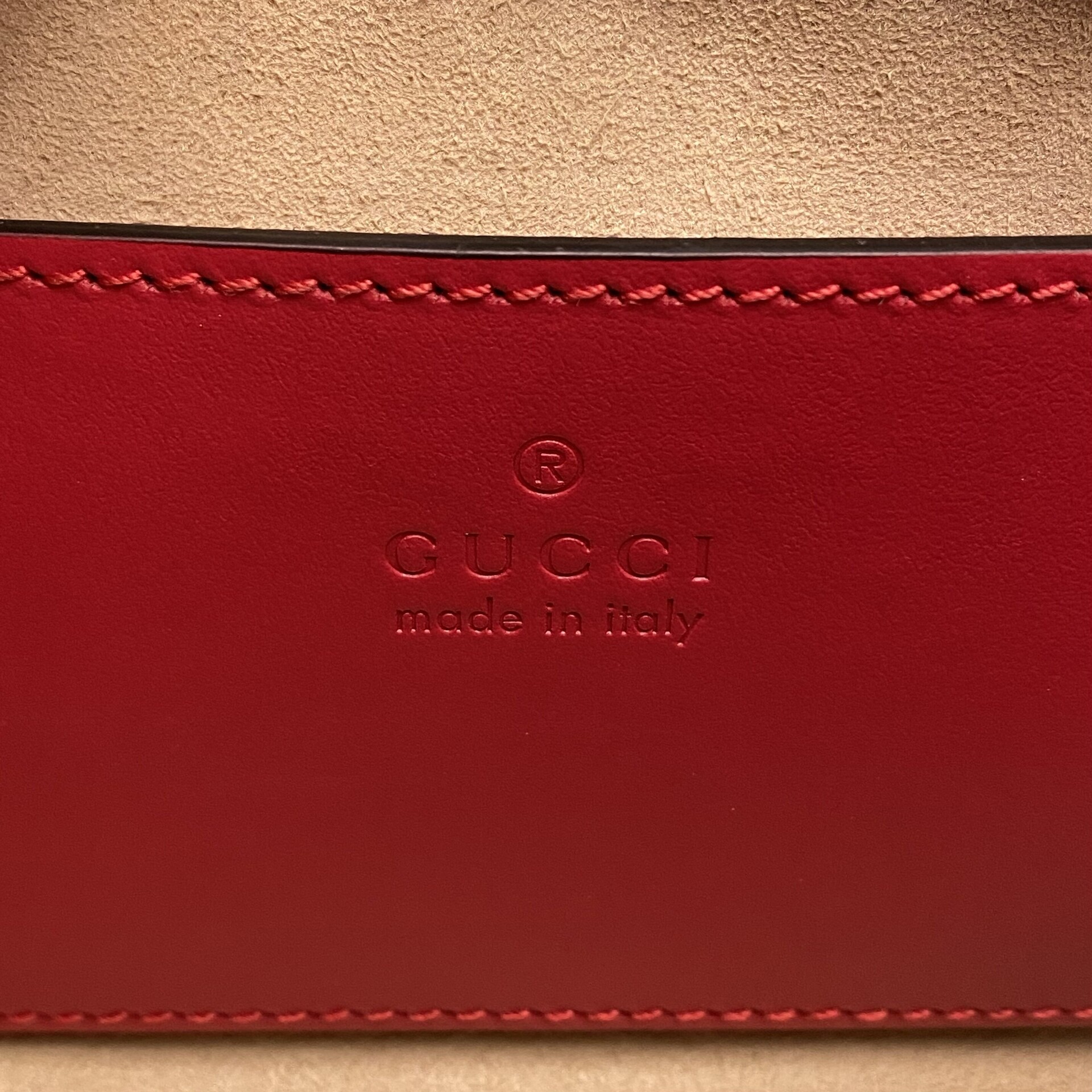 Bolsa Gucci GG Marmont Vermelha