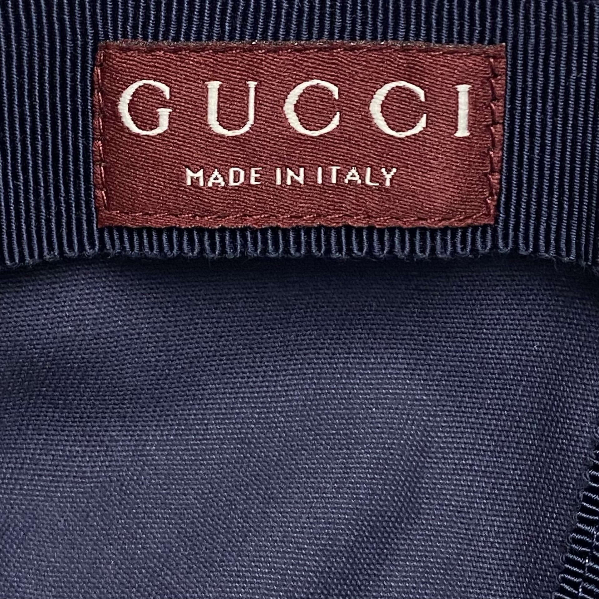 Boné Gucci Logo Bordado