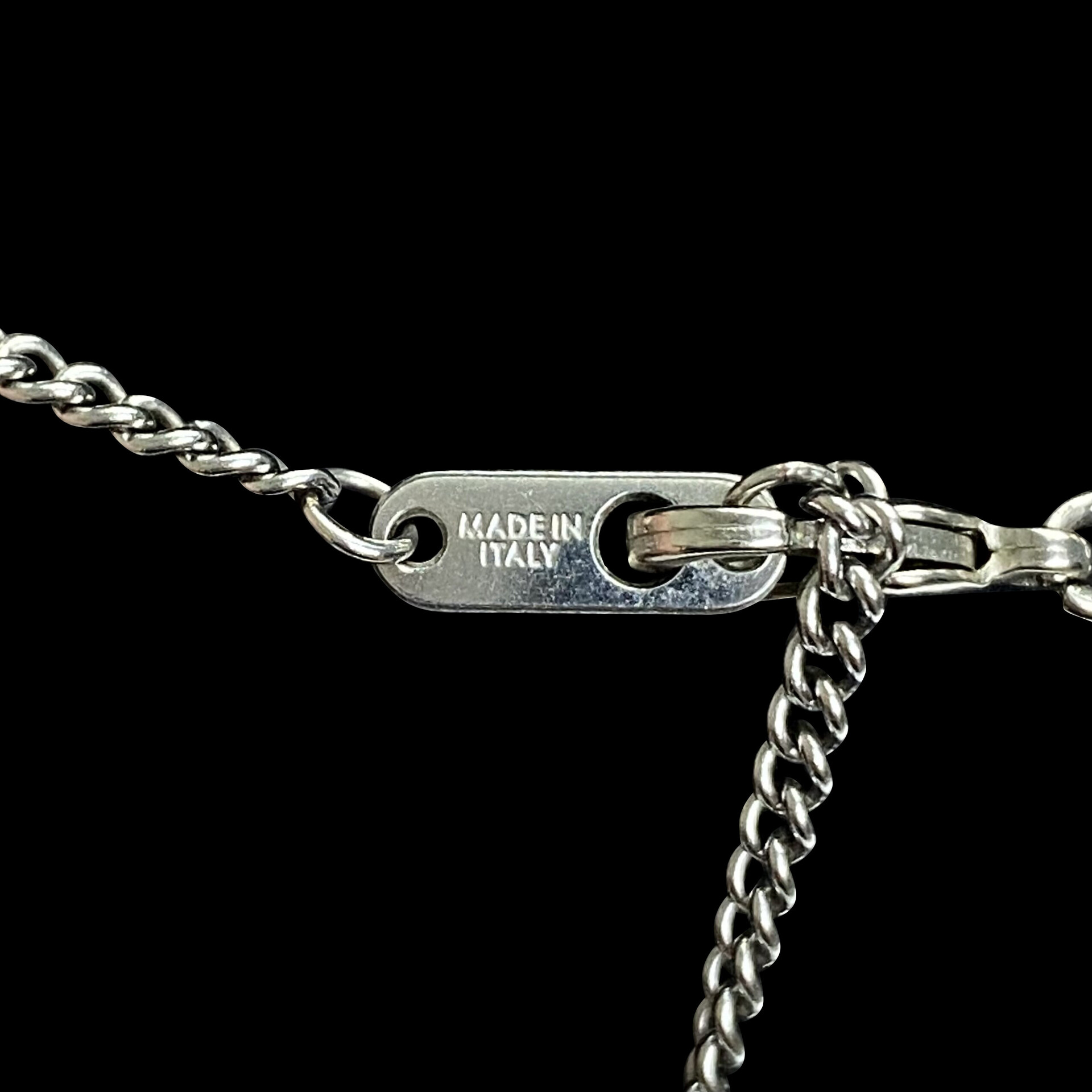 Colar Louis Vuitton Pingente LV Instinct