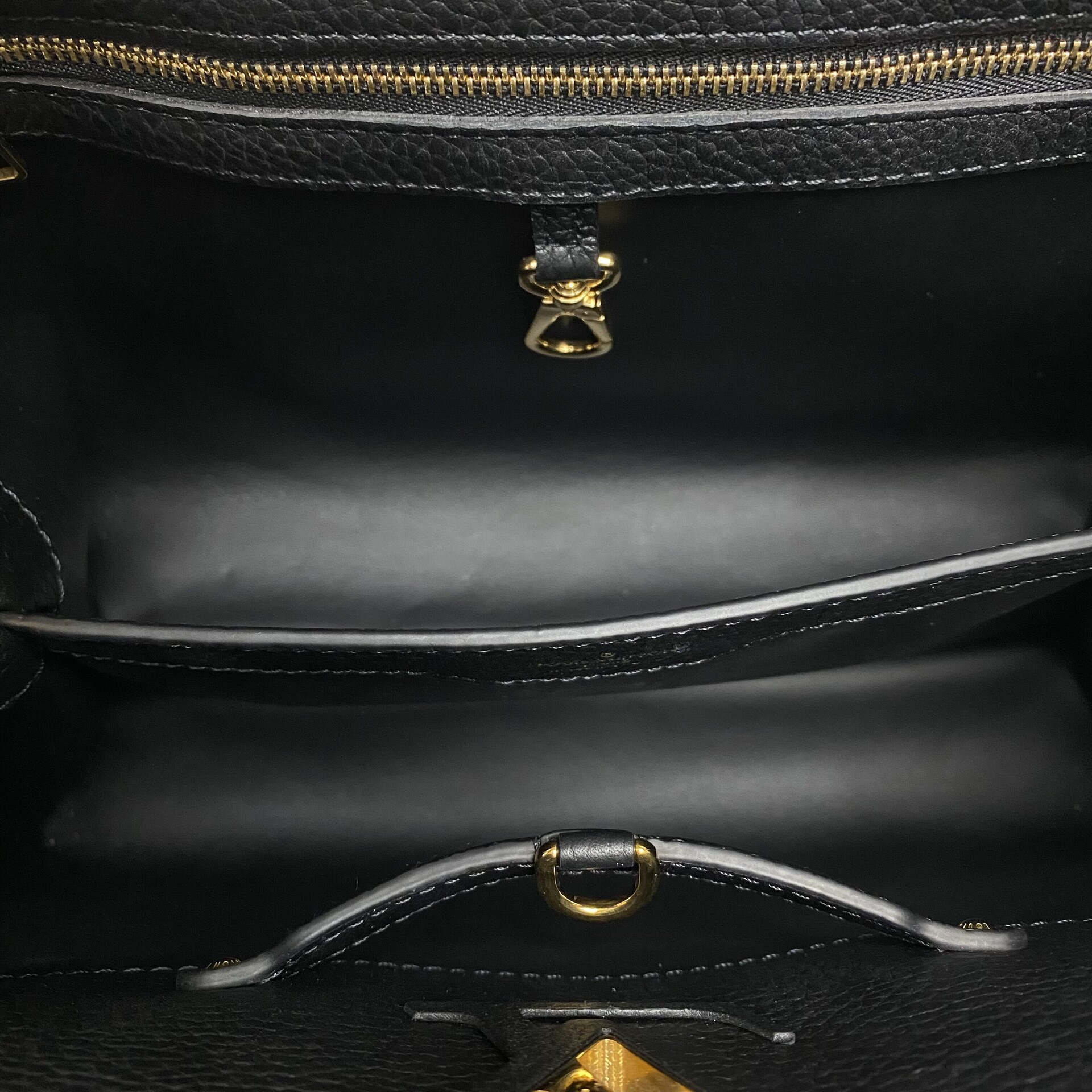 Bolsa Louis Vuitton Capucines MM