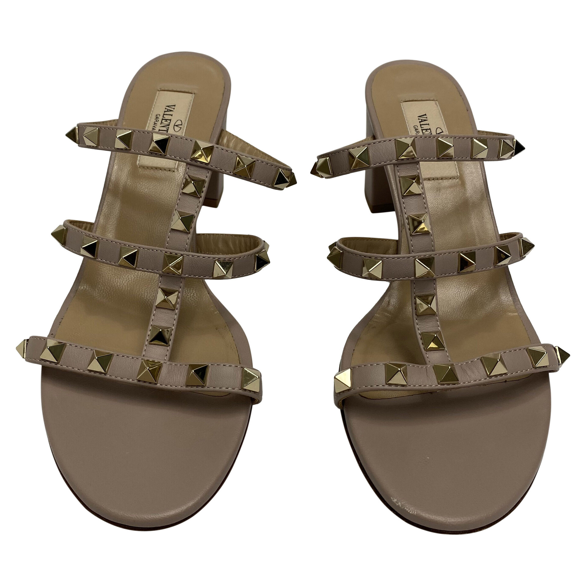 Sandália Valentino Garavani Rockstud Nude