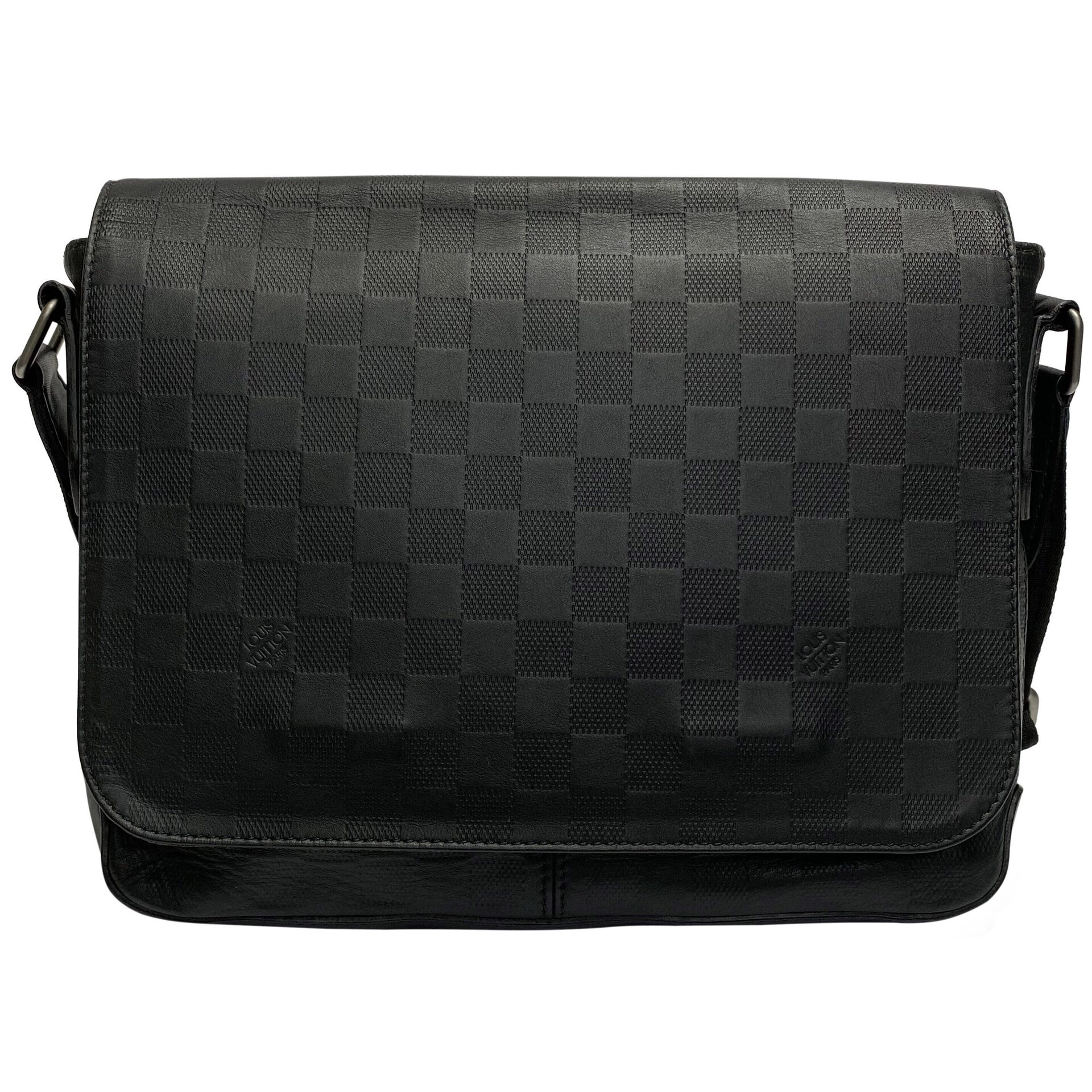 Bolsa Louis Vuitton District PM Damier Infini