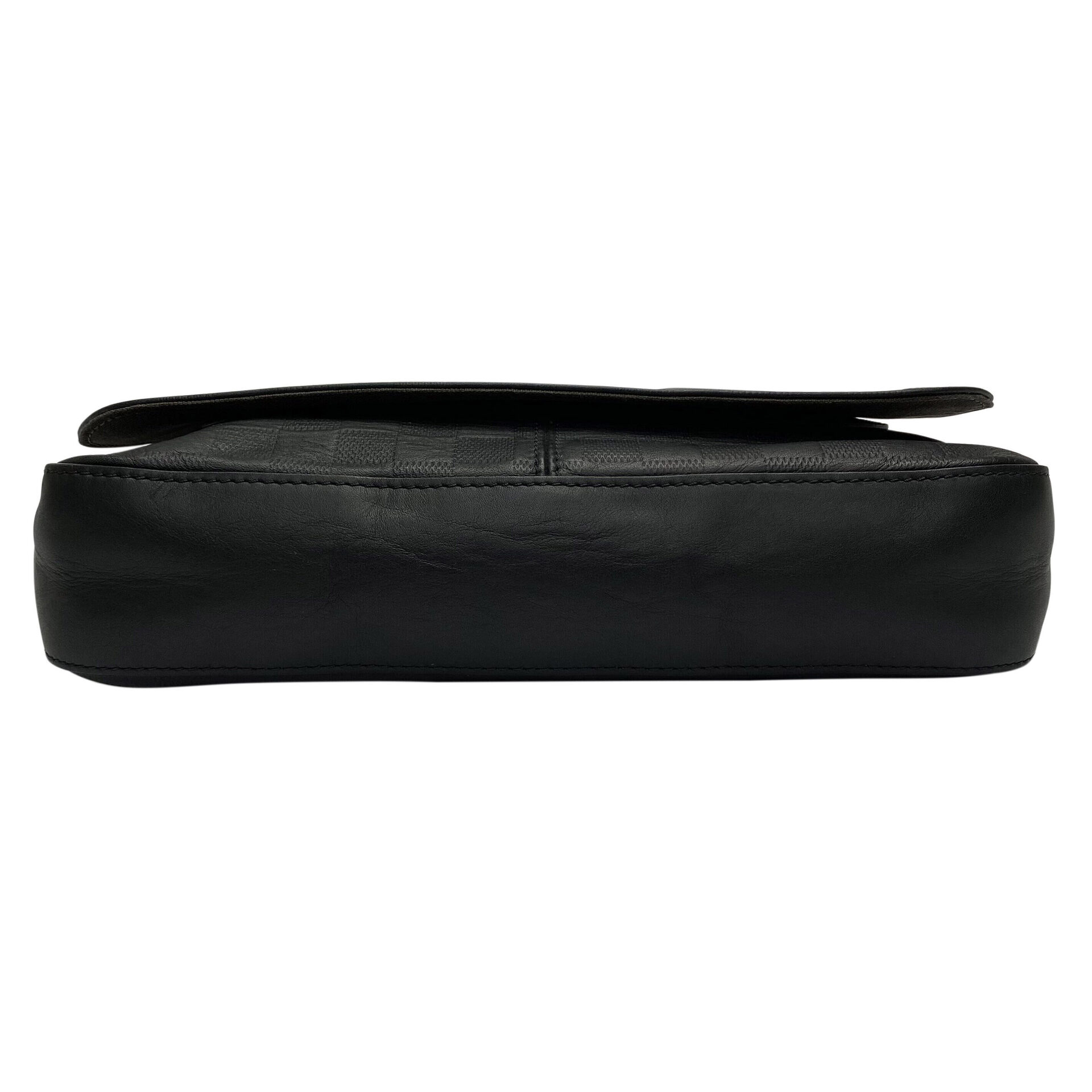 Bolsa Louis Vuitton District PM Damier Infini